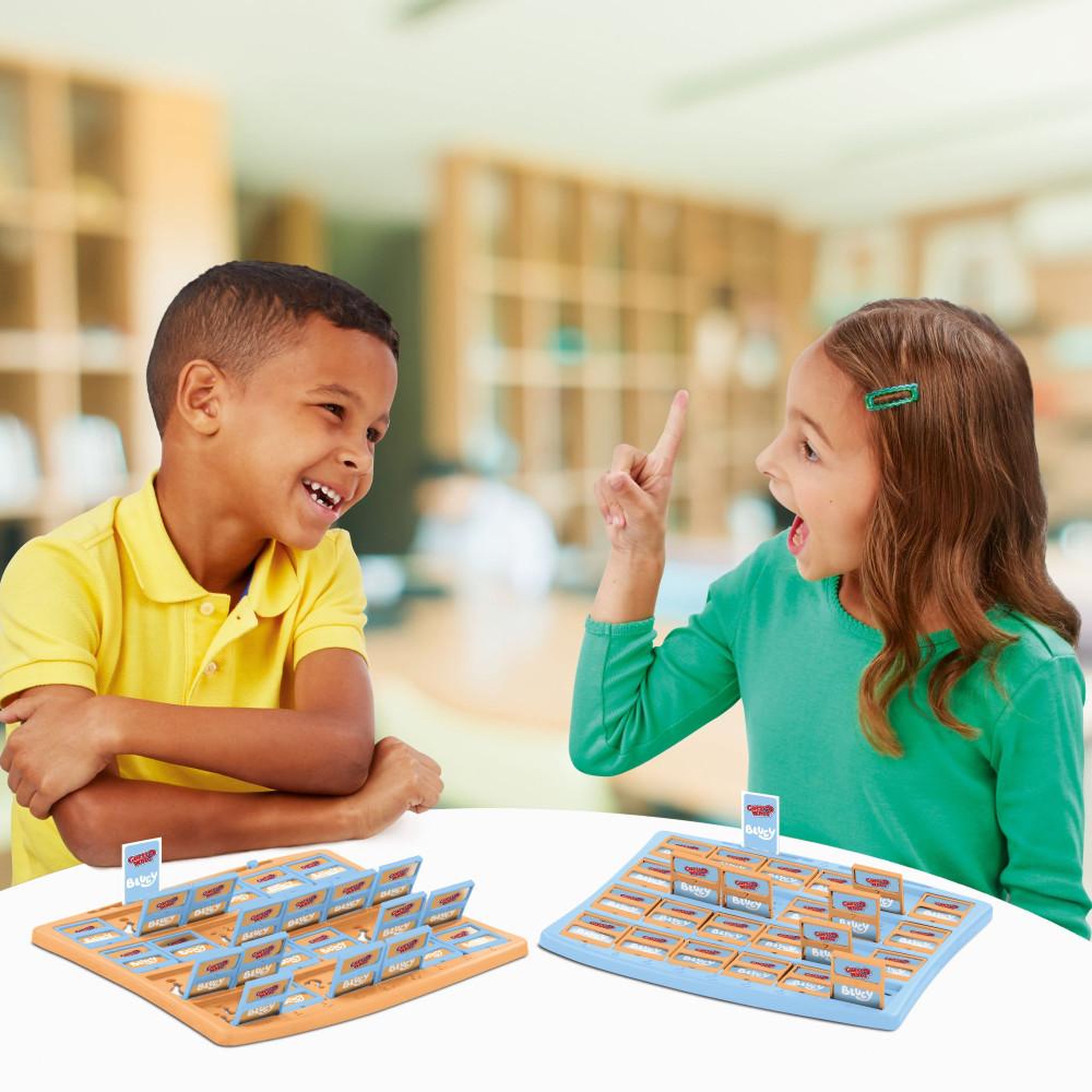 Voir la diapositive 5 : Winning Moves QUI EST-CE ? Bluey - Jeu de société - WINNING MOVES - Des 6 ans