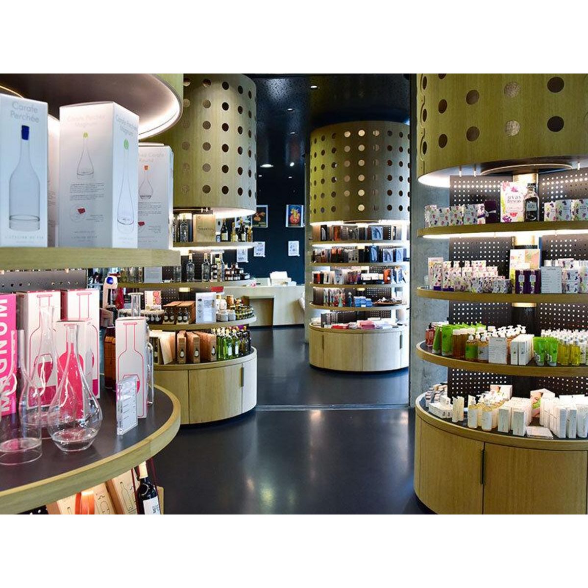 Smartbox Sortie culturelle en famille à la Cité du Vin à Bordeaux pour 2 adultes et 1 enfant - Coffret Cadeau Sport & Aventure