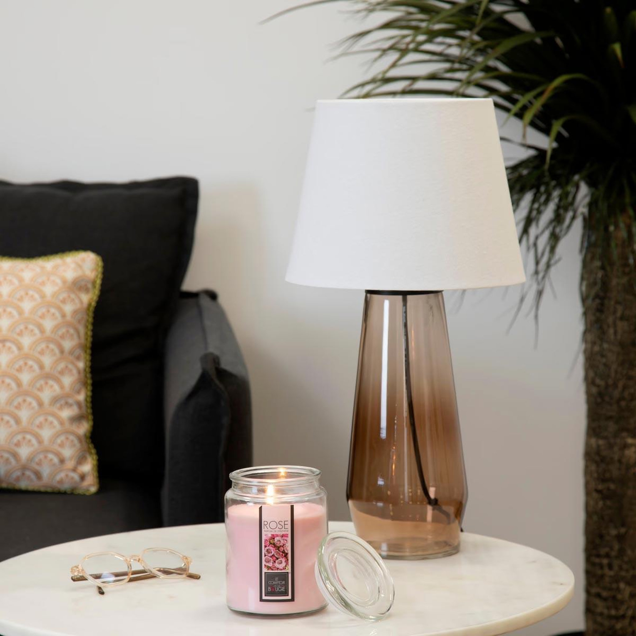 Voir la diapositive 3 : COMPTOIR DE LA BOUGIE Bougie parfumée en verre  couvercle  510g rose