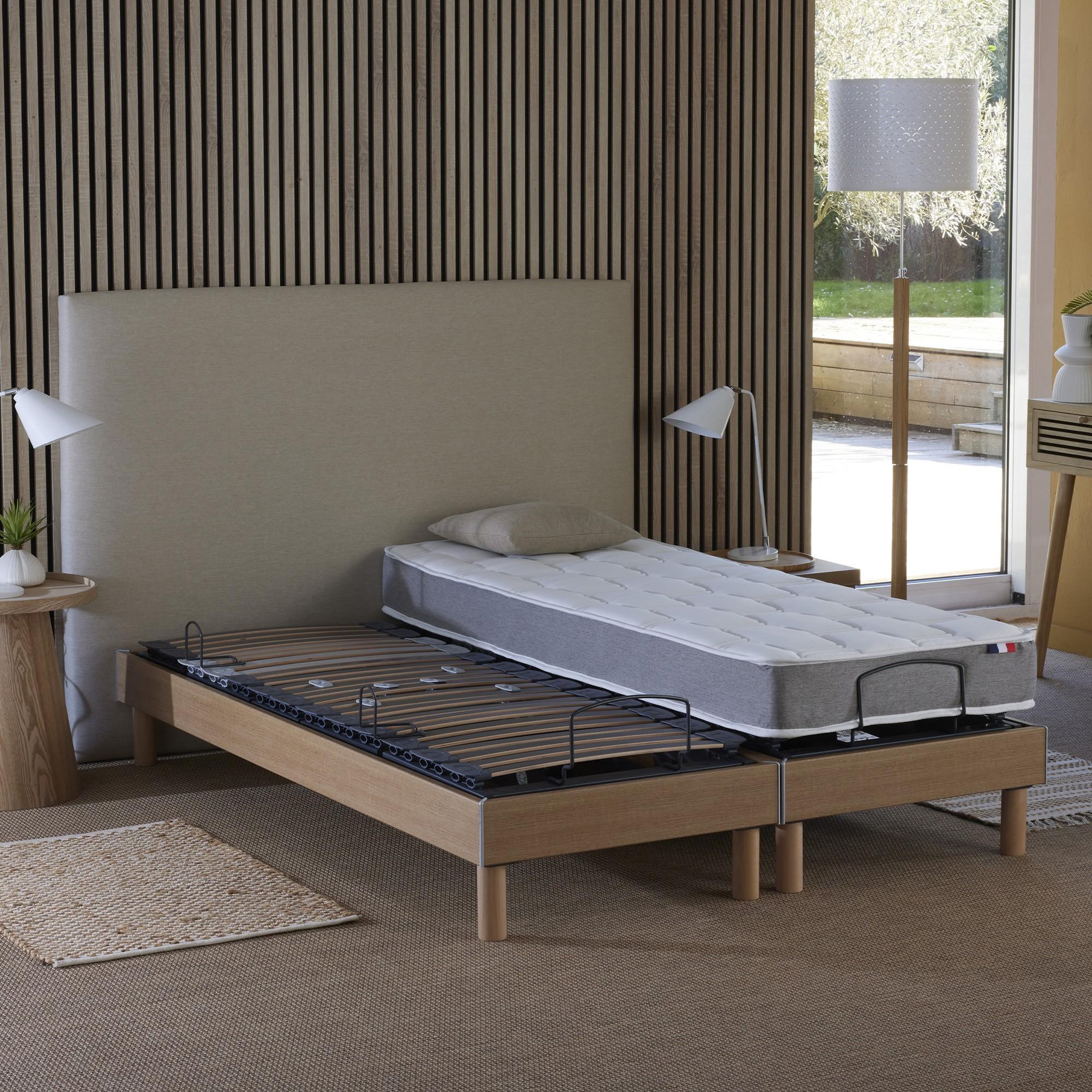 Voir la diapositive 3 : IDLITERIE Lit électrique lattes chêne clair + Matelas mousse mémoire de forme 2x70 x190