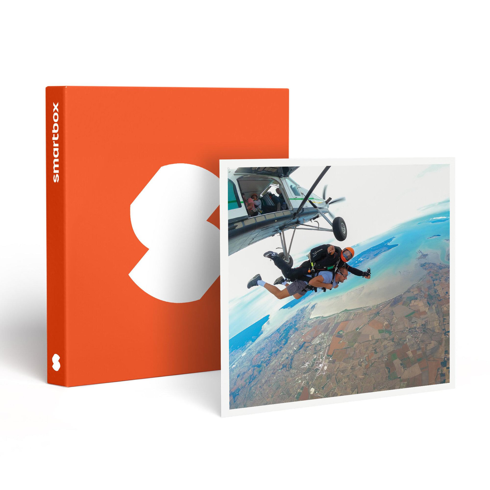 Smartbox Saut en parachute en tandem à la rochelle en semaine - coffret cadeau sport & aventure