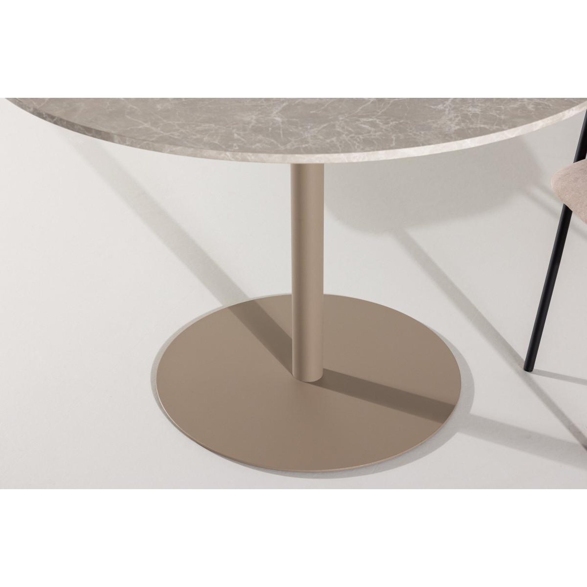 Voir la diapositive 3 : Paris Prix Table à manger effet marbre  lycke  110cm beige
