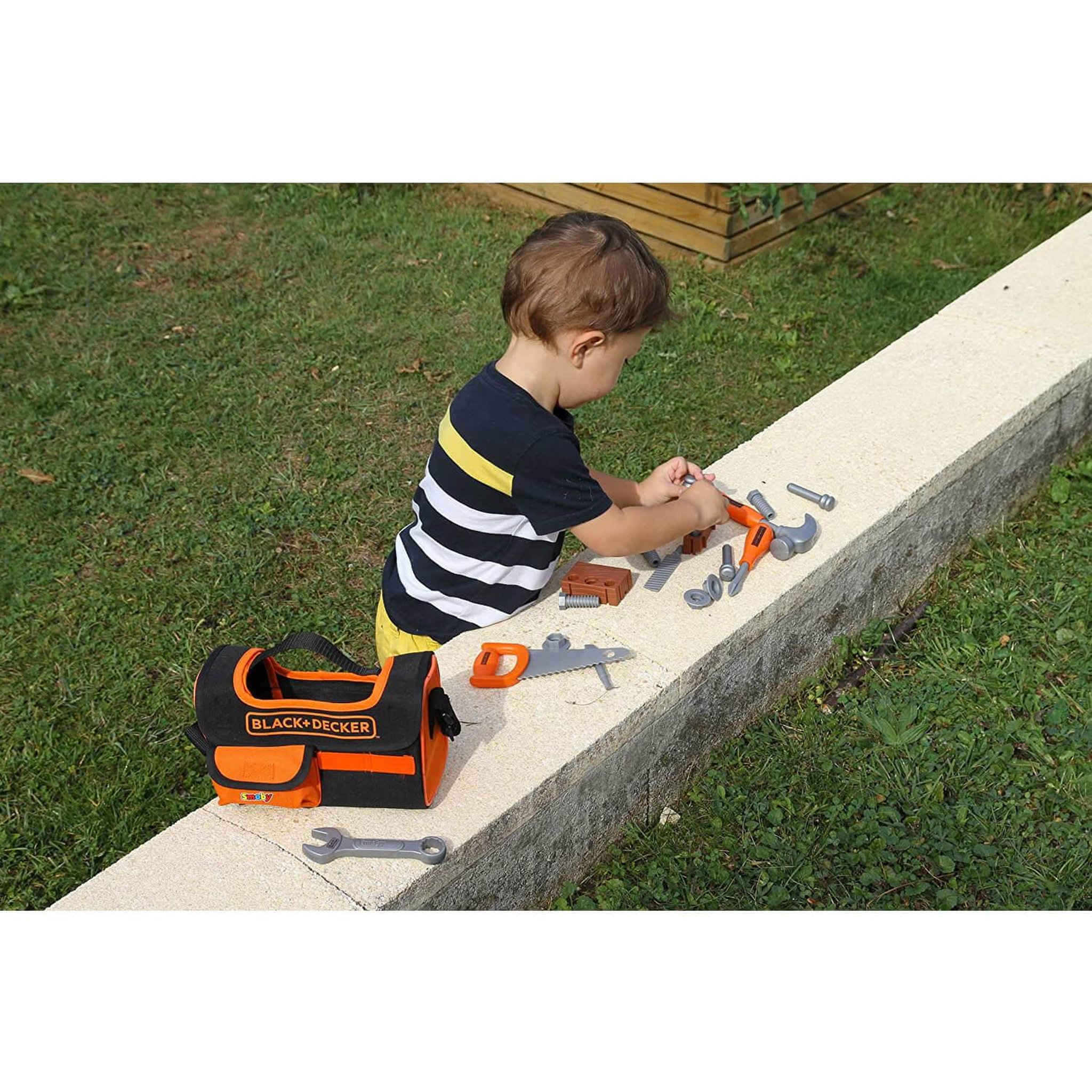 Voir la diapositive 2 : SMOBY Caisse à outils en tissu Black et Decker