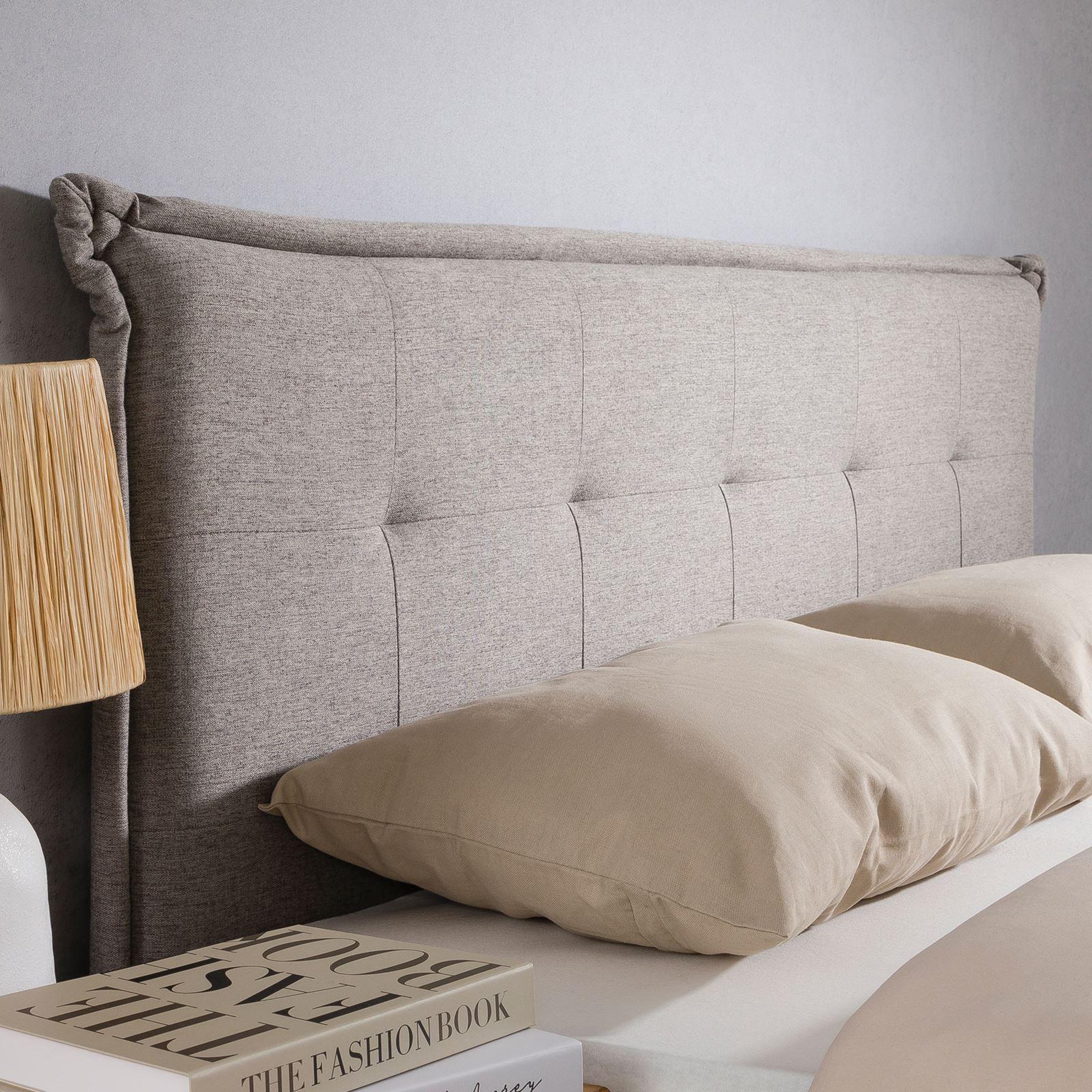 Voir la diapositive 6 : IDIMEX Tête de lit TIMOTHÉ 140 capitonnée sur pieds, en tissu