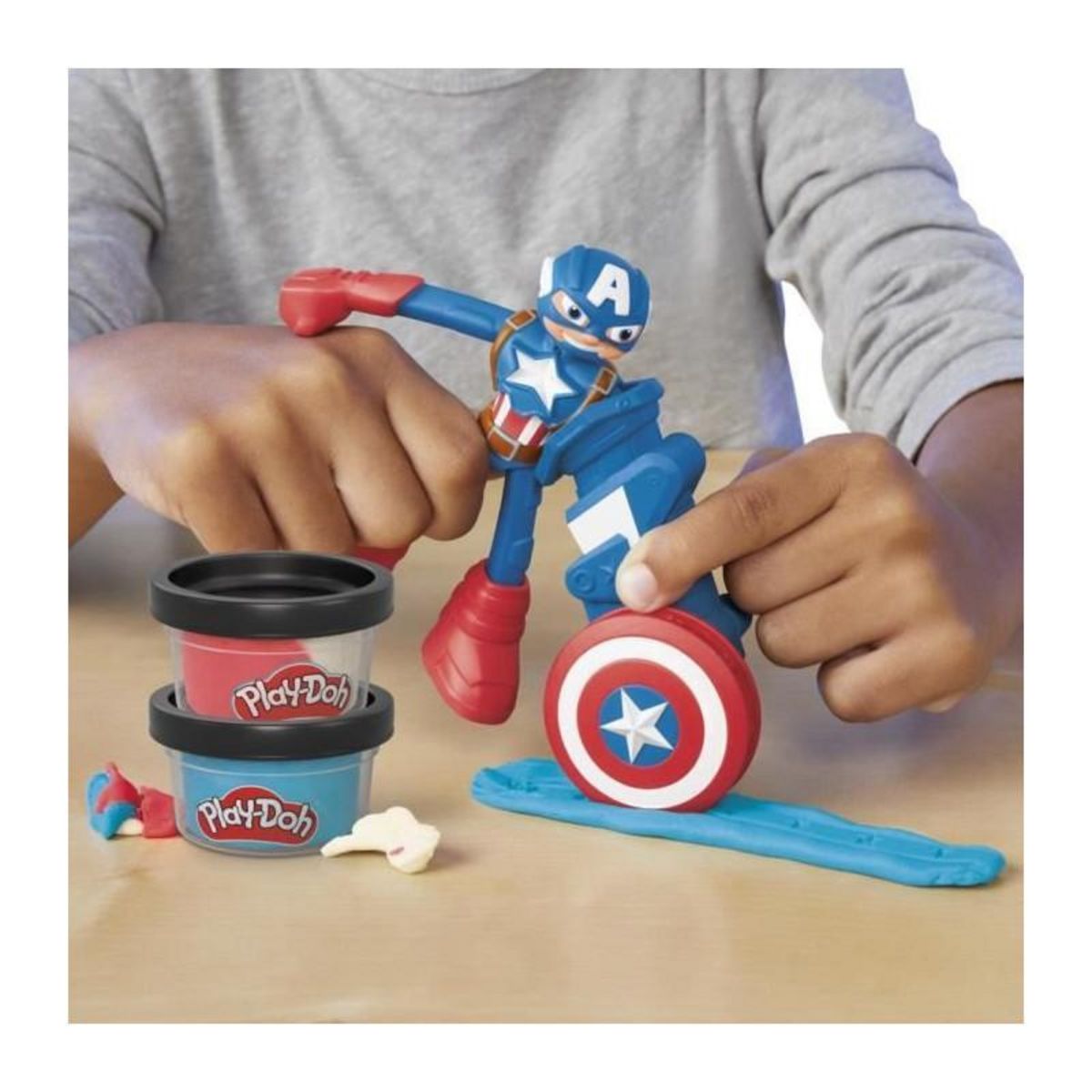PLAYDOH Play-Doh Captain America, coffret Bouclier tamponneur avec figurine flexible, accessoires et pâte a modeler, des 4 ans, Marvel