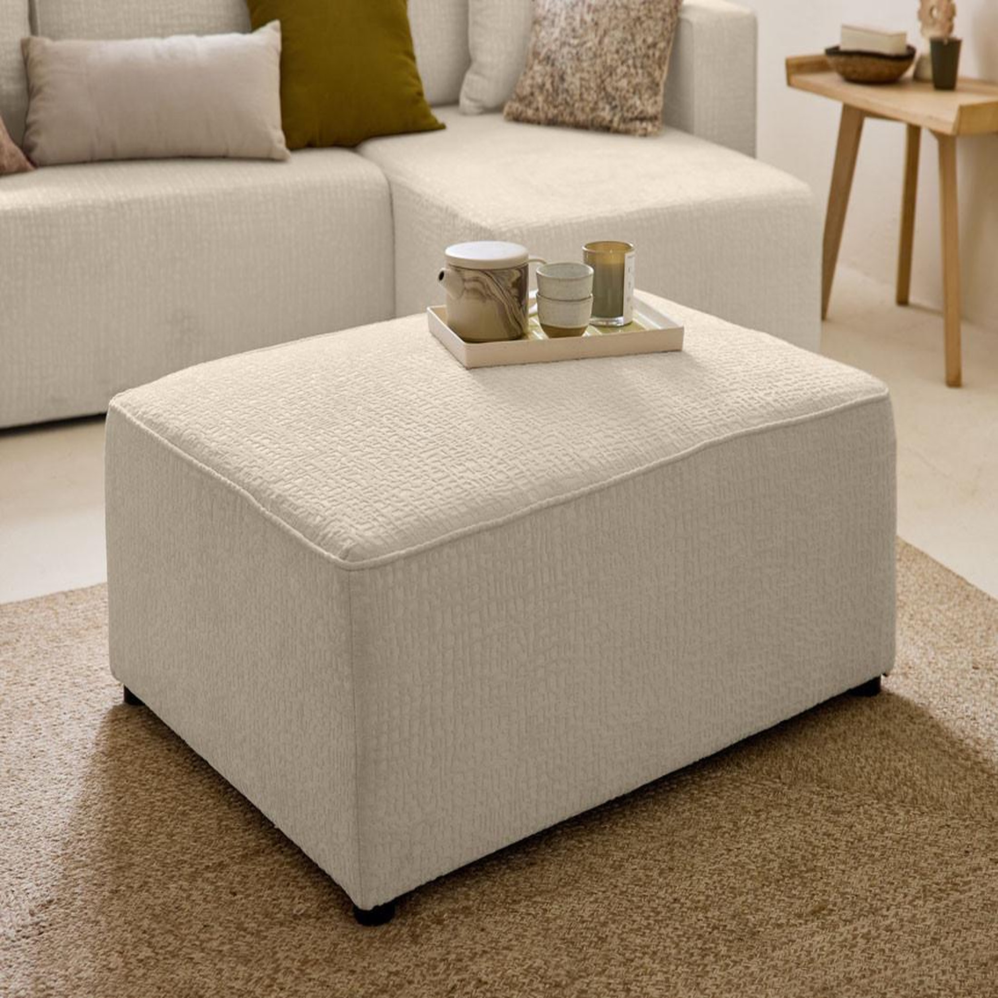 Voir la diapositive 2 : BEST MOBILIER Topaze - pouf - en tissu velours relief