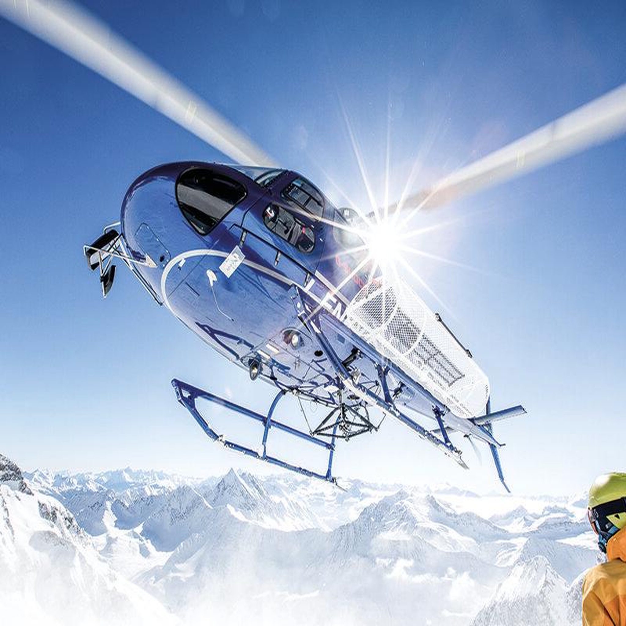 Voir la diapositive 2 : Smartbox Vol en hélicoptère de 15 min pour 2 personnes au-dessus du mont-blanc - coffret cadeau sport & aventure