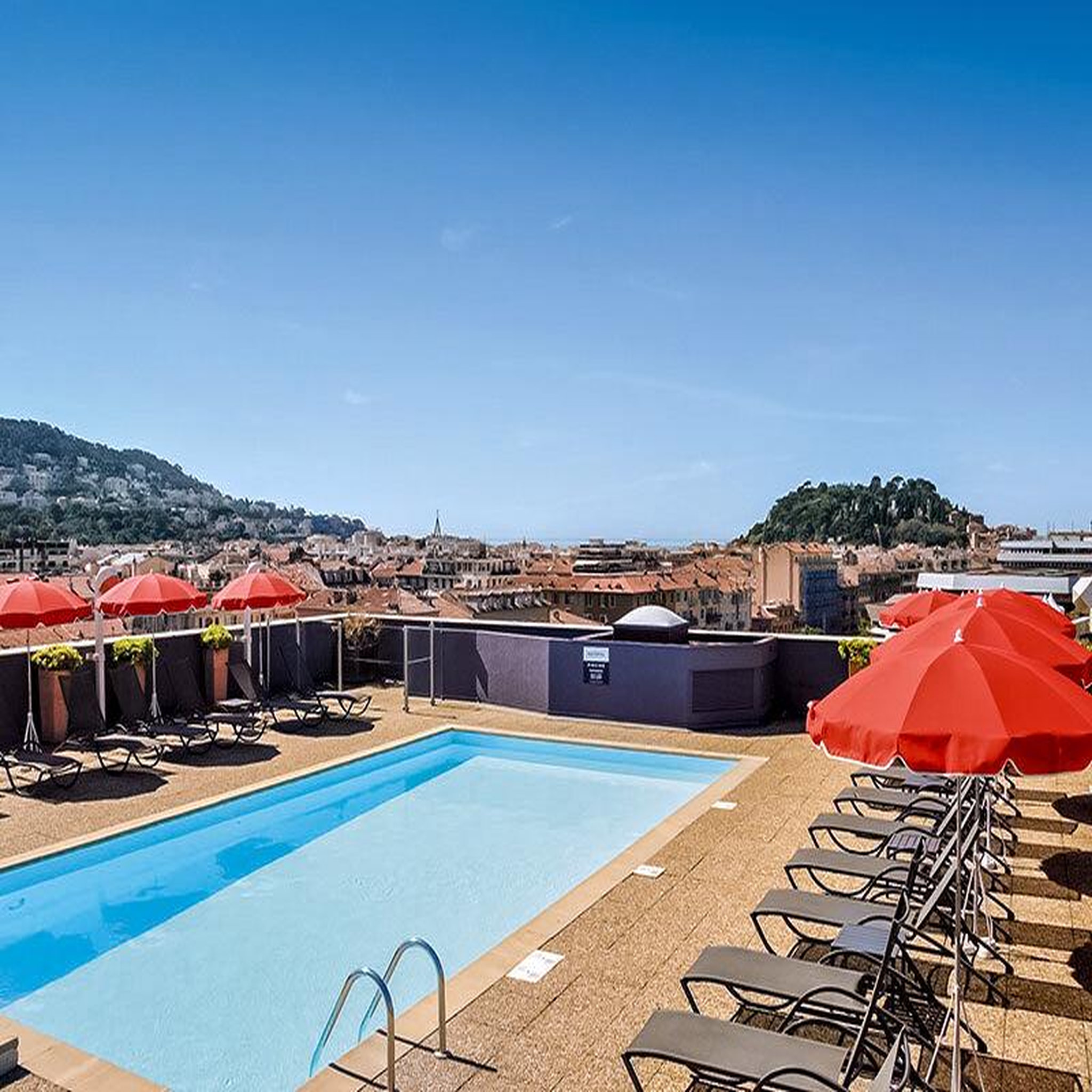 Voir la diapositive 4 : Smartbox Séjour en famille : 2 jours en hôtel 4* à nice - coffret cadeau séjour