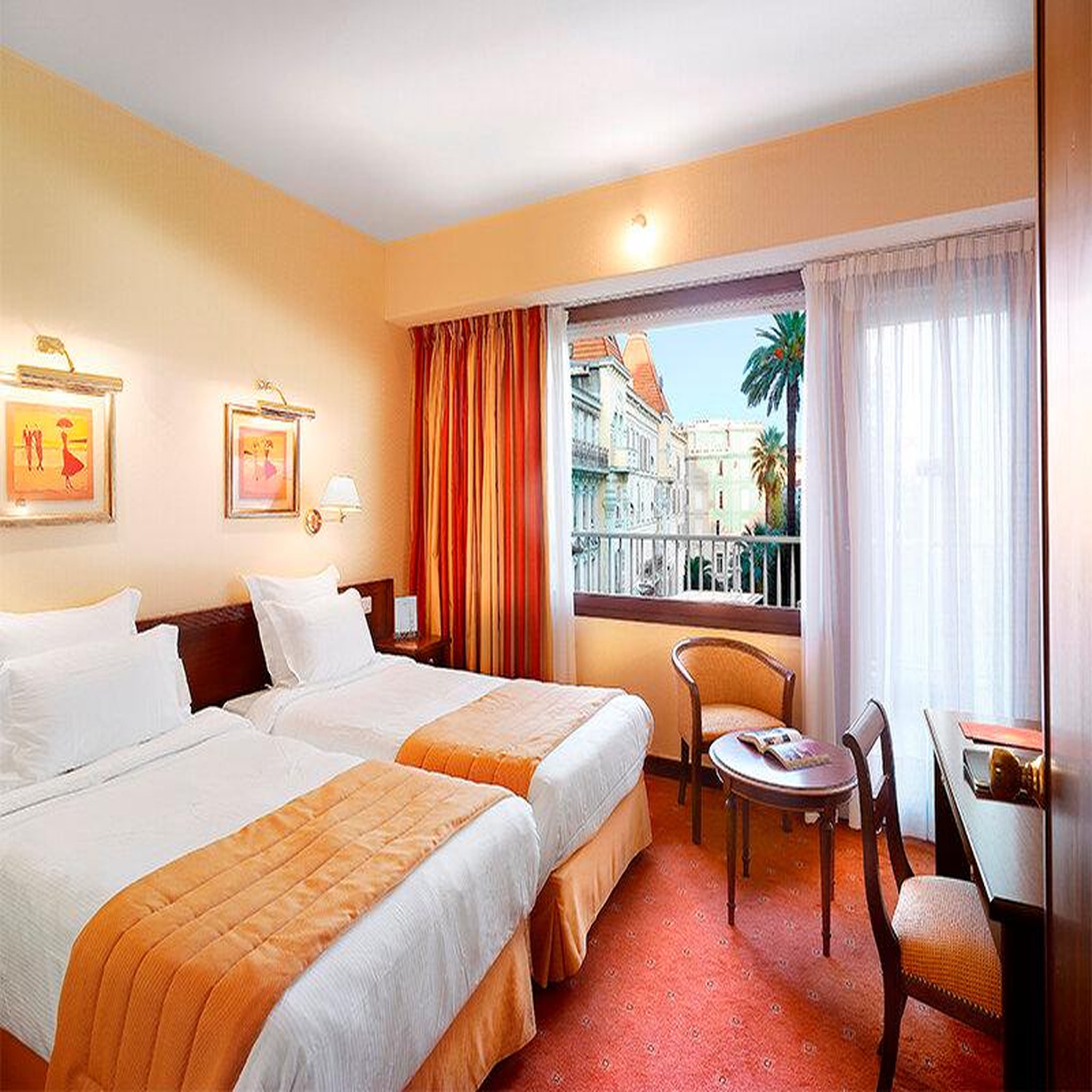 Voir la diapositive 2 : Smartbox 2 jours à nice en hôtel 4* avec modelage et accès à l'espace détente - coffret cadeau séjour