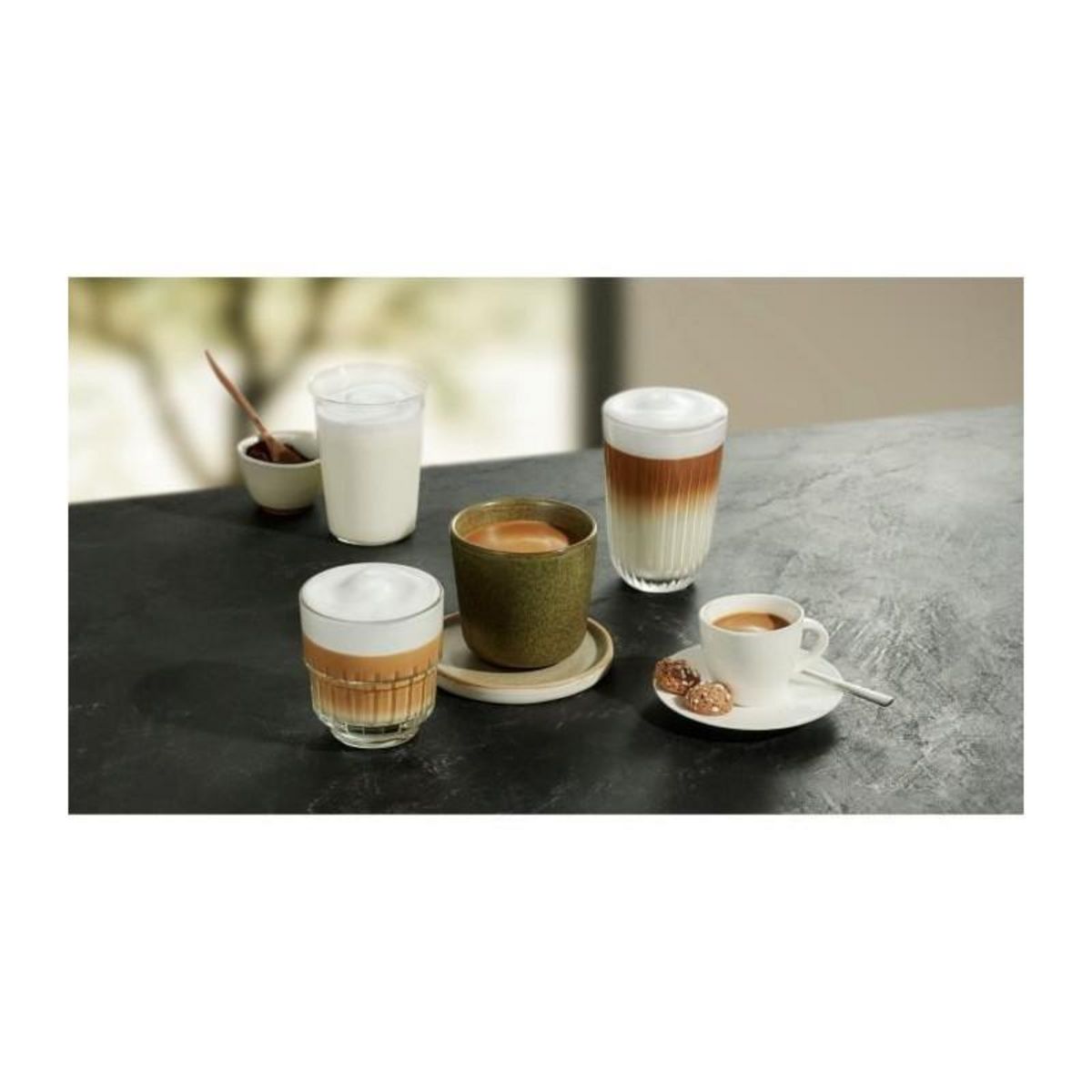 Siemens Machine a café SIEMENS - EQ300 S300 - 5 boissons, bac a grains 250g, réservoir d'eau 1,4L, Bandeau sensitif avec ecran LCD