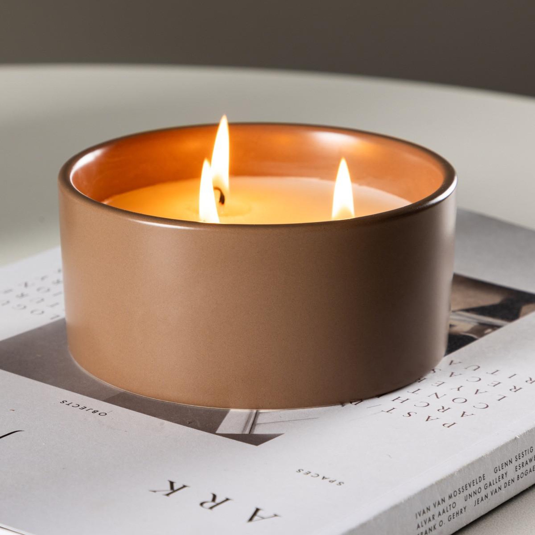 Voir la diapositive 5 : Paris Prix Bougie parfumée fraîcheur marine  douglas  750g marron