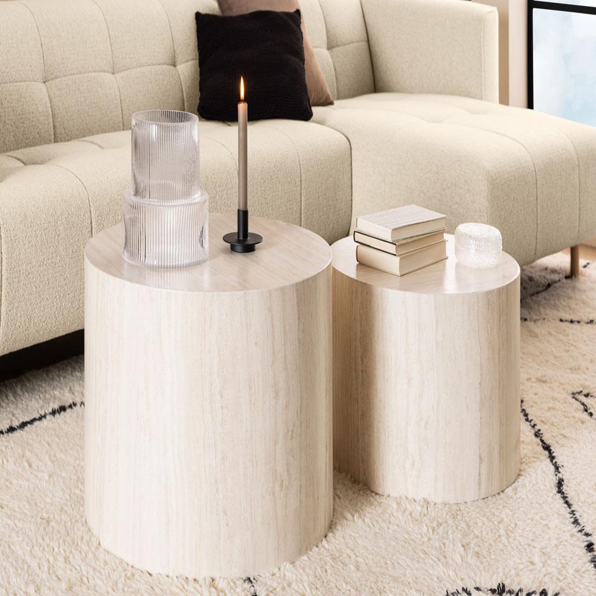 Voir la diapositive 2 : LISA DESIGN Pueblo - lot de 2 tables basses rondes - effet travertin - 58 et 50 cm