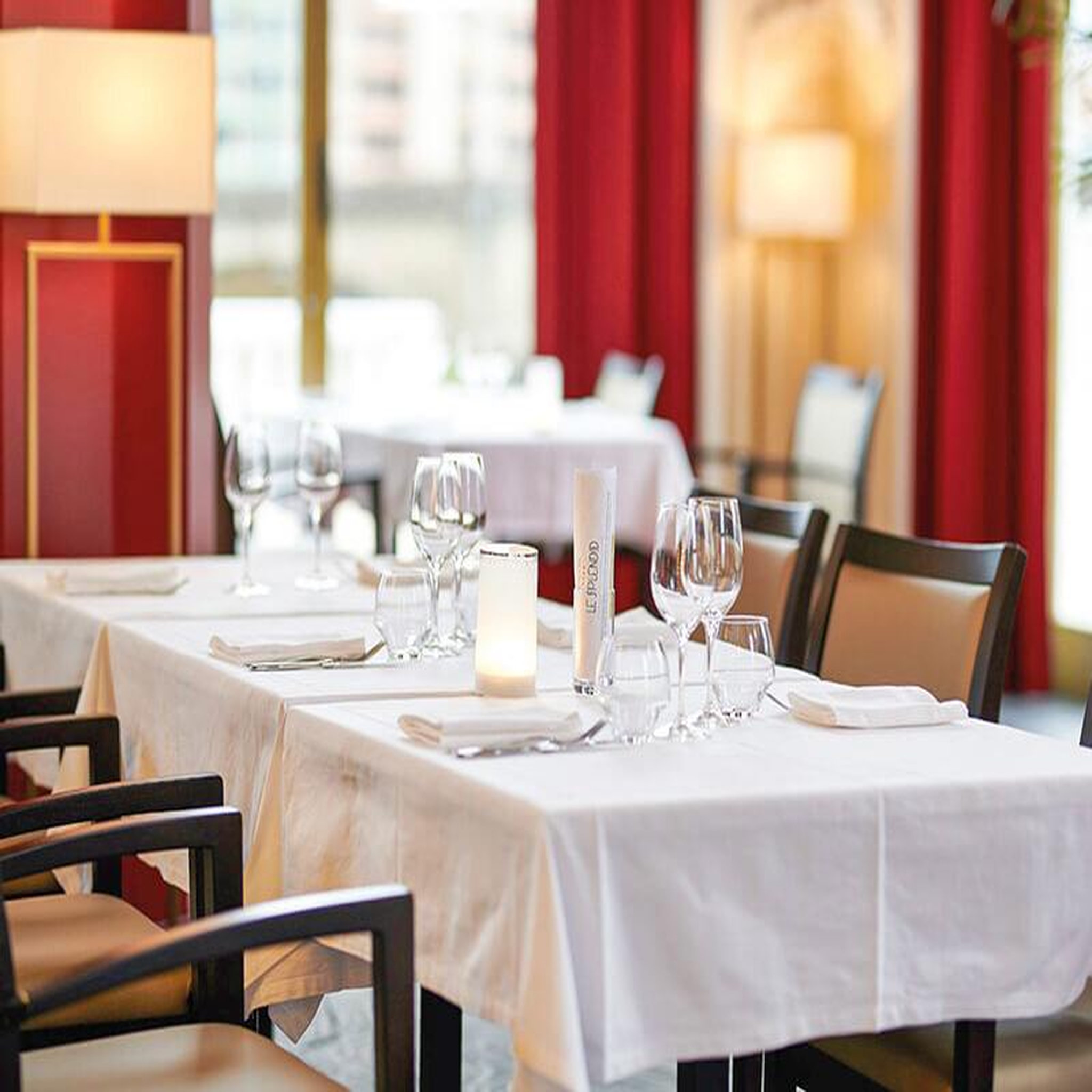 Voir la diapositive 2 : Smartbox Dîner avec spécialités locales en france pour deux - coffret cadeau gastronomie