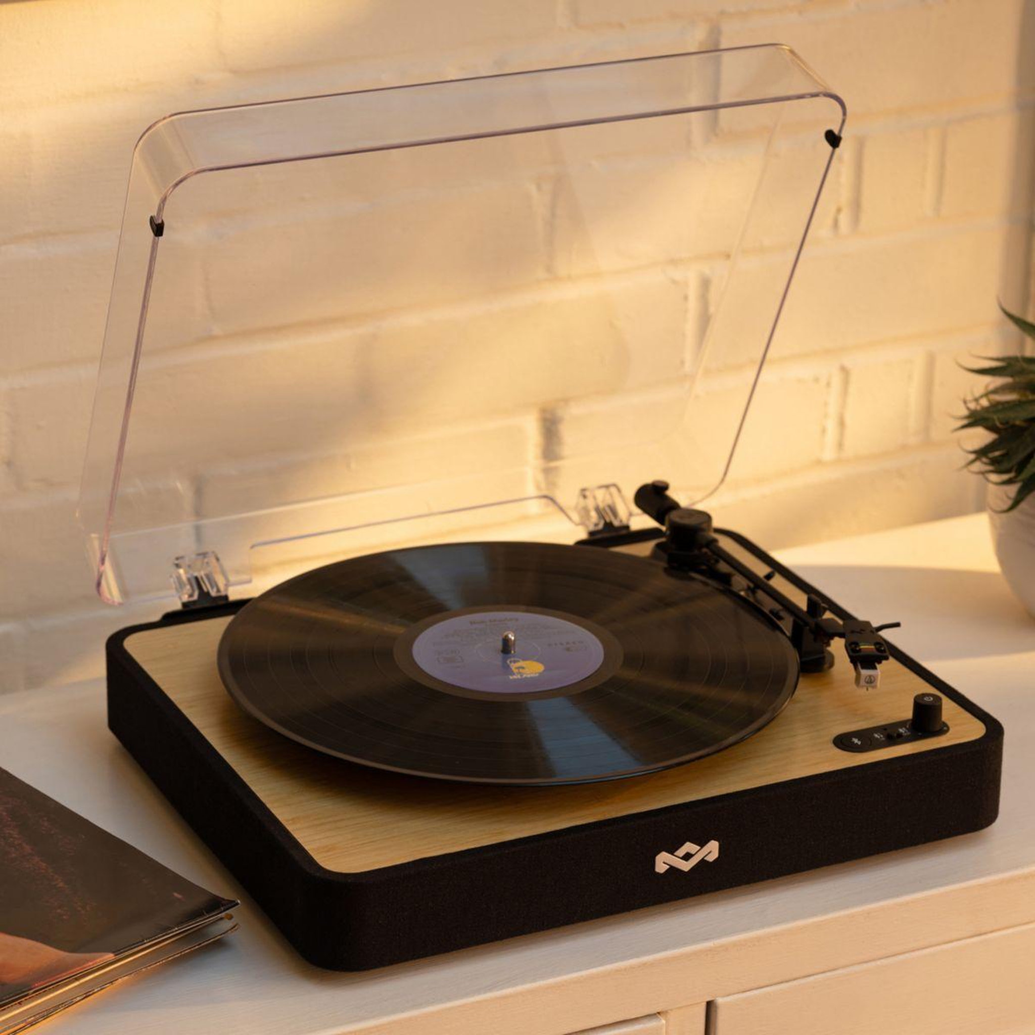Voir la diapositive 5 : MARLEY Platine vinyle Revolution