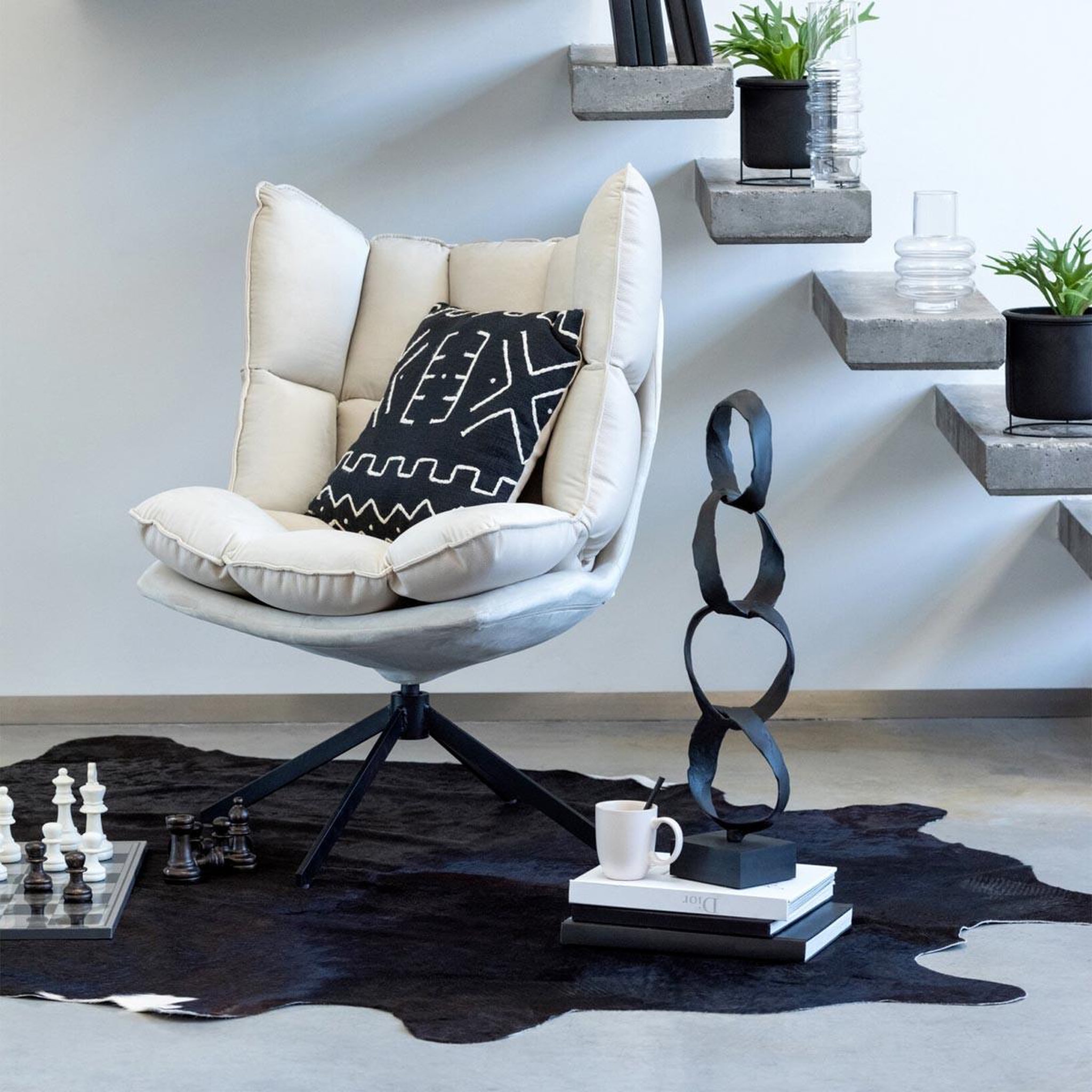 Voir la diapositive 3 : J-LINE Tapis déco en cuir  vache  230x240cm noir & blanc