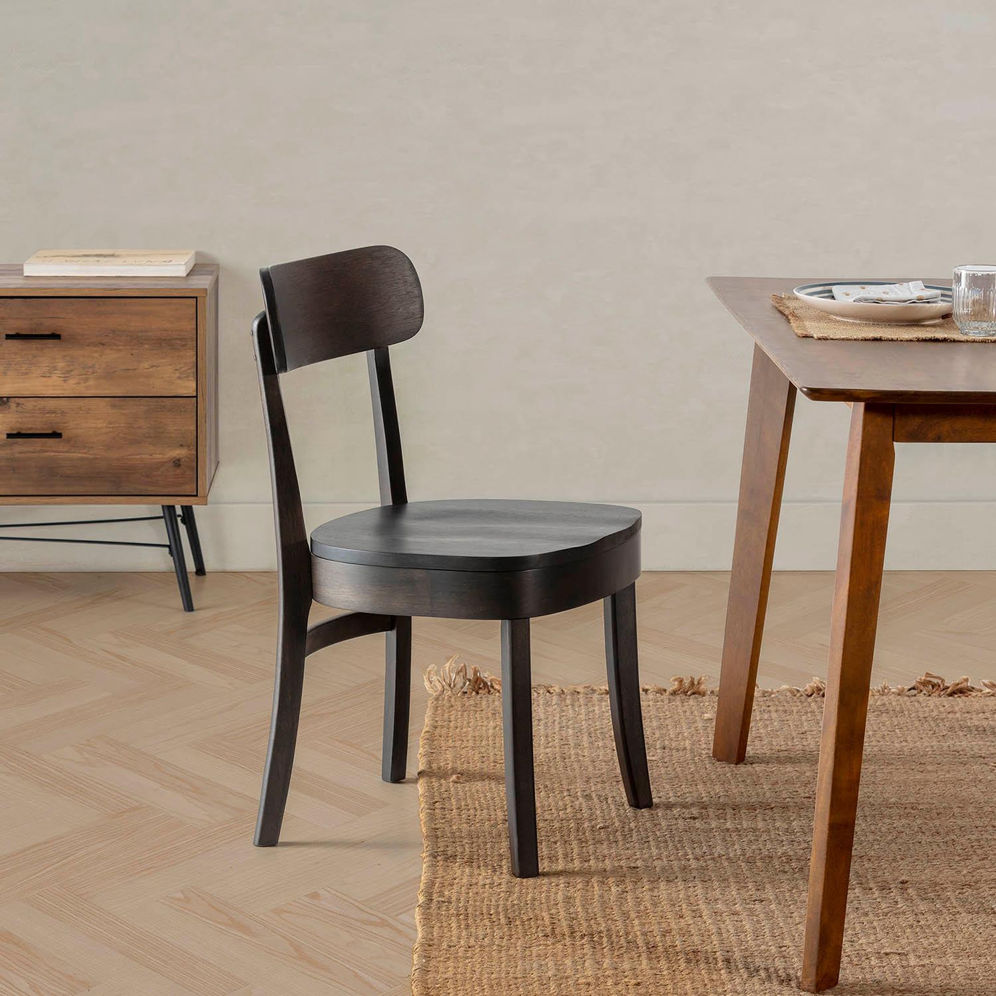 Voir la diapositive 2 : VS VENTA-STOCK Pack de 2 chaises Nala couleur Noir, Bois massif
