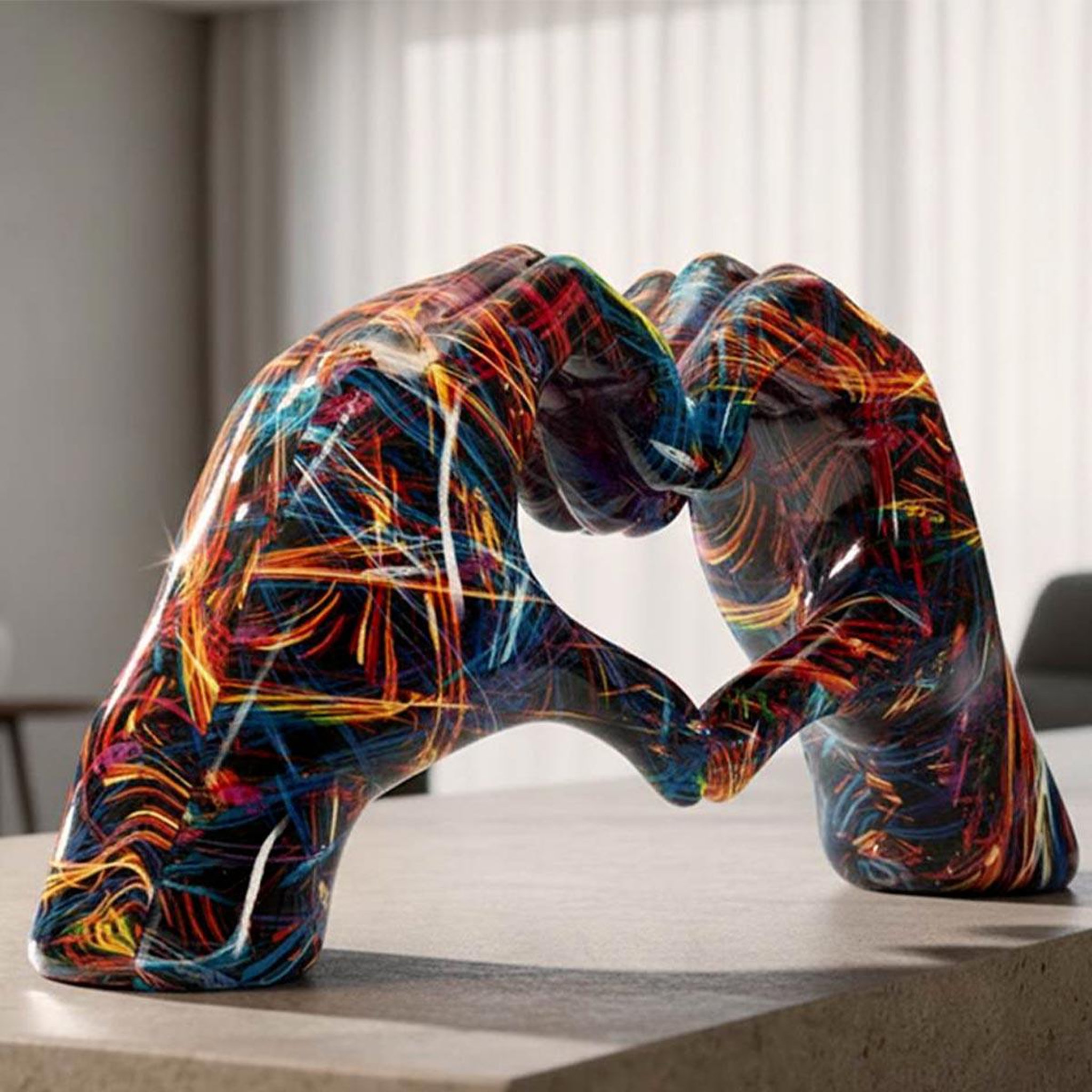 Voir la diapositive 6 : Paris Prix Mains cœur en résine  psyco  25cm multicolore