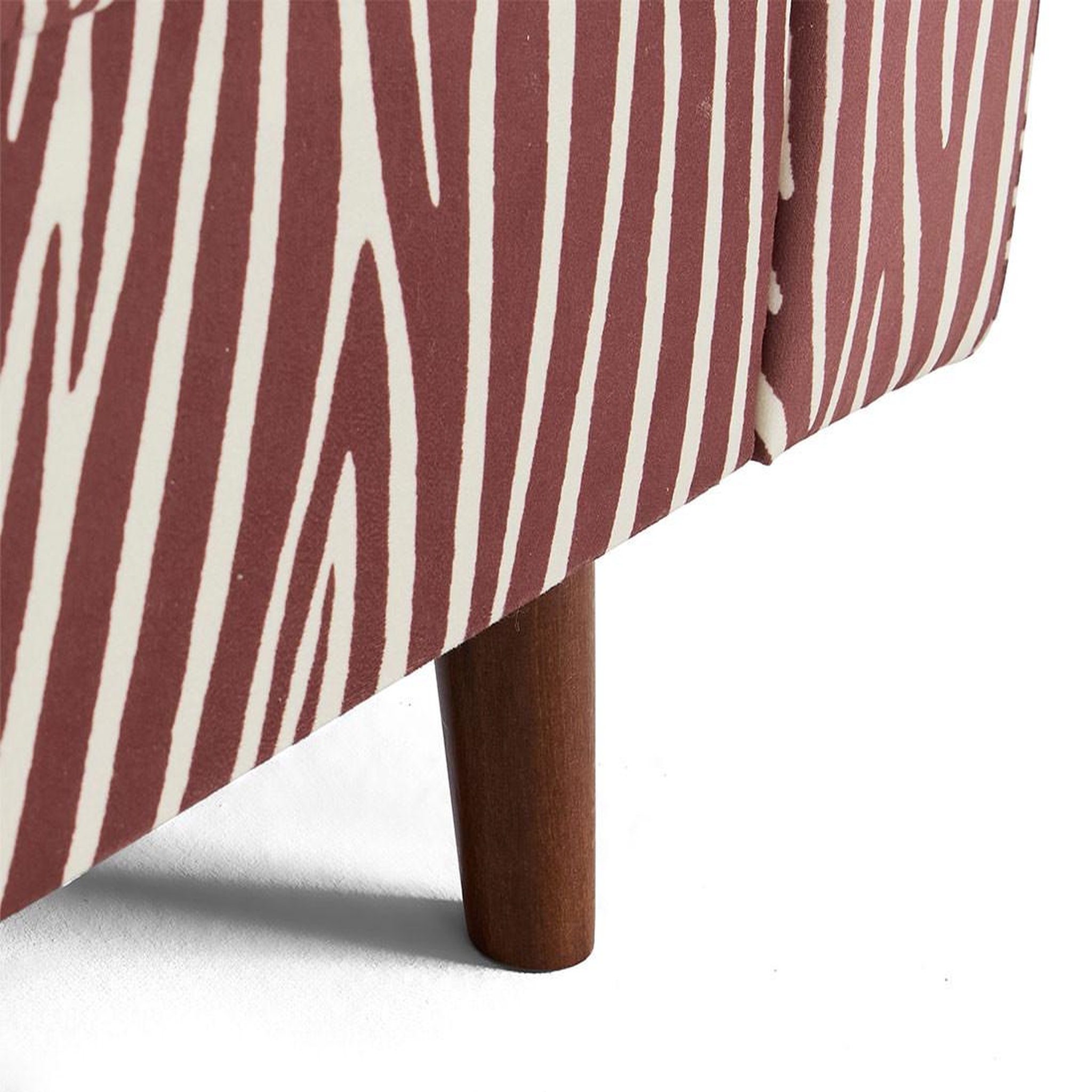 Voir la diapositive 3 : LISA DESIGN Rune - fauteuil zèbre en velours
