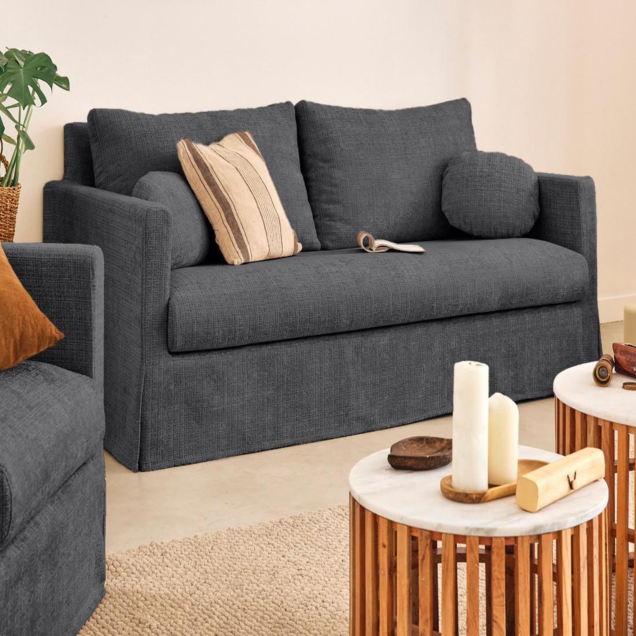 Voir la diapositive 2 : LISA DESIGN Serena - canapé droit déhoussable 3 places en velours texturé