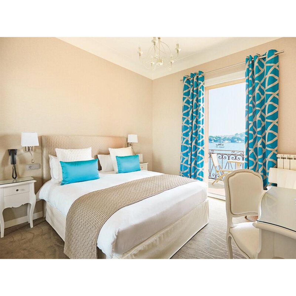 Smartbox Escapade gourmande à Villefranche-sur-Mer : 2 jours en hôtel 4* avec dîner - Coffret Cadeau Séjour