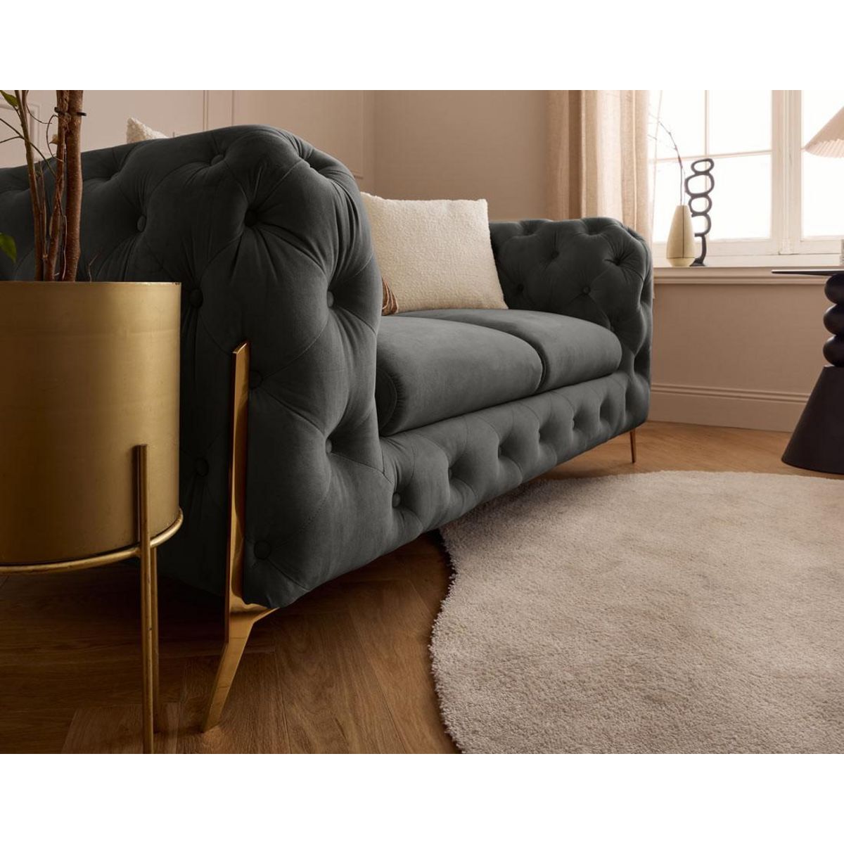 LISA DESIGN Camden - canapé 2 places chesterfield en velours - pieds en métal doré