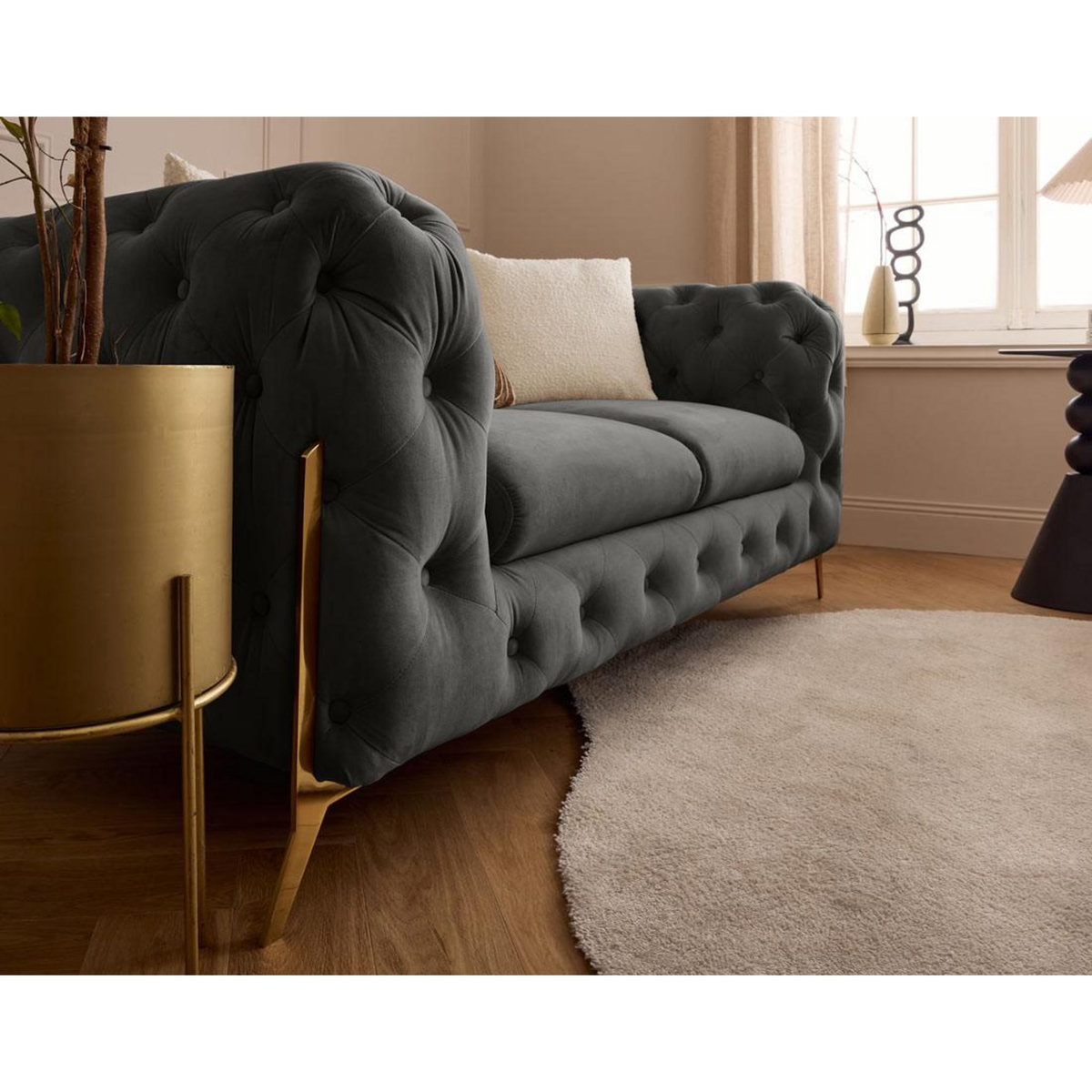LISA DESIGN Camden - canapé 2 places chesterfield en velours - pieds en métal doré