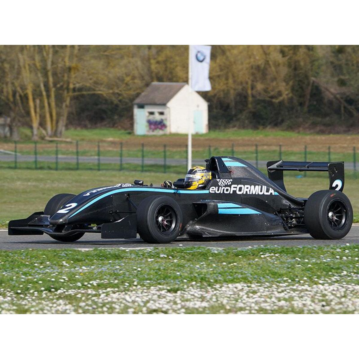 Smartbox Stage de pilotage : 1 journée sur circuit près de Châteauroux au volant d'une Formule Renaut 2.0 - Coffret Cadeau Sport & Aventure