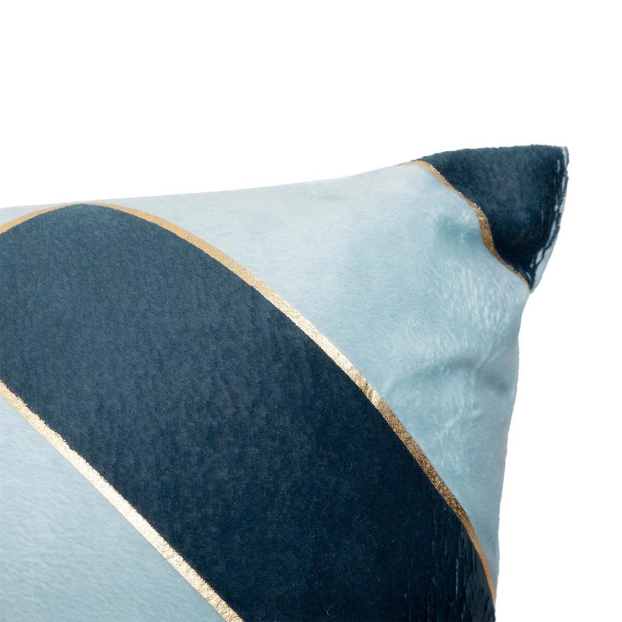 Voir la diapositive 2 : ATMOSPHERA Coussin déco rayé en velours  nelya  30x50cm bleu