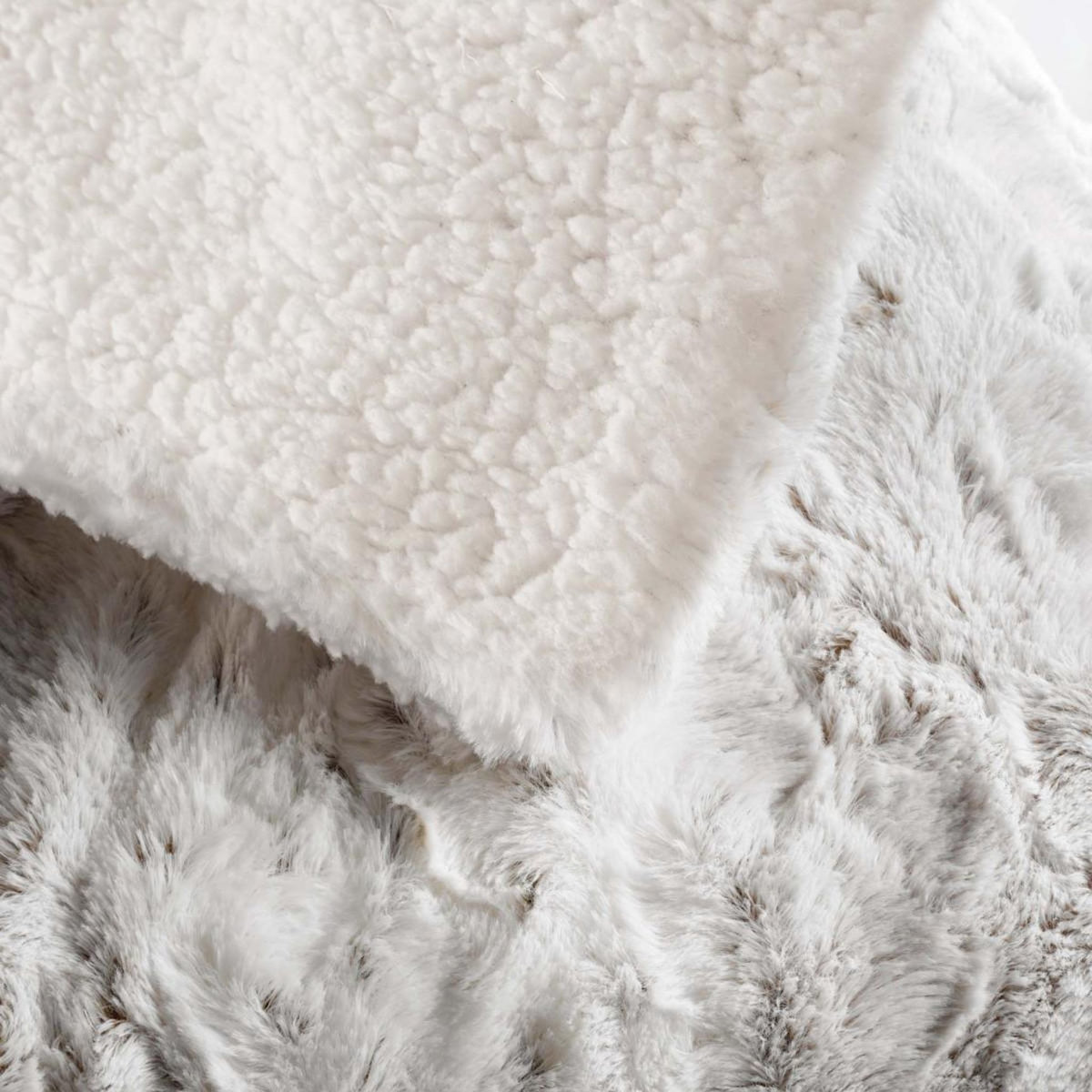Paris Prix Plaid XL Imitation Fourrure Sherpa  Alaska  220x240cm Naturel
