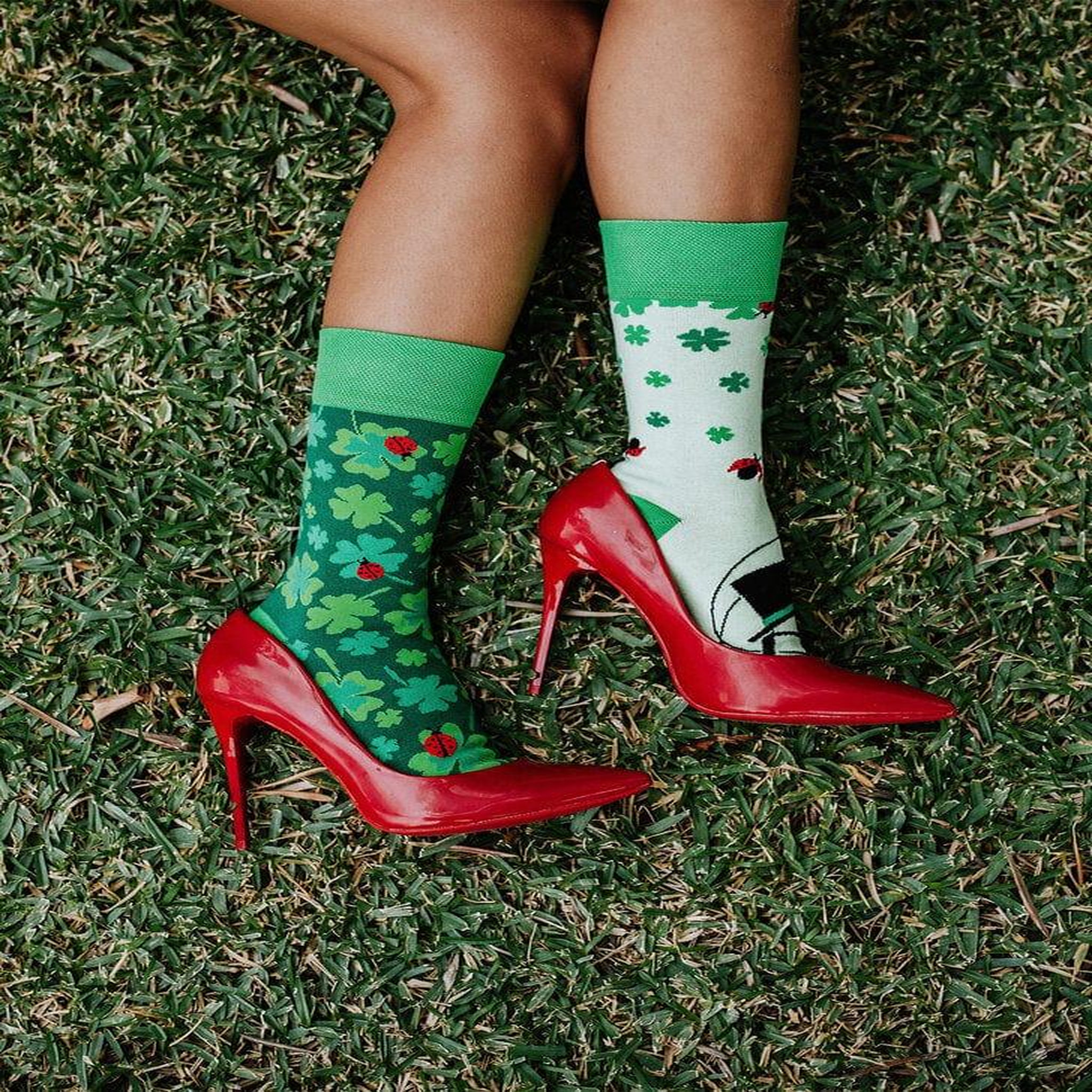 Voir la diapositive 5 : DEDOLES Chaussettes coccinelles et trèfles à 4 feuilles