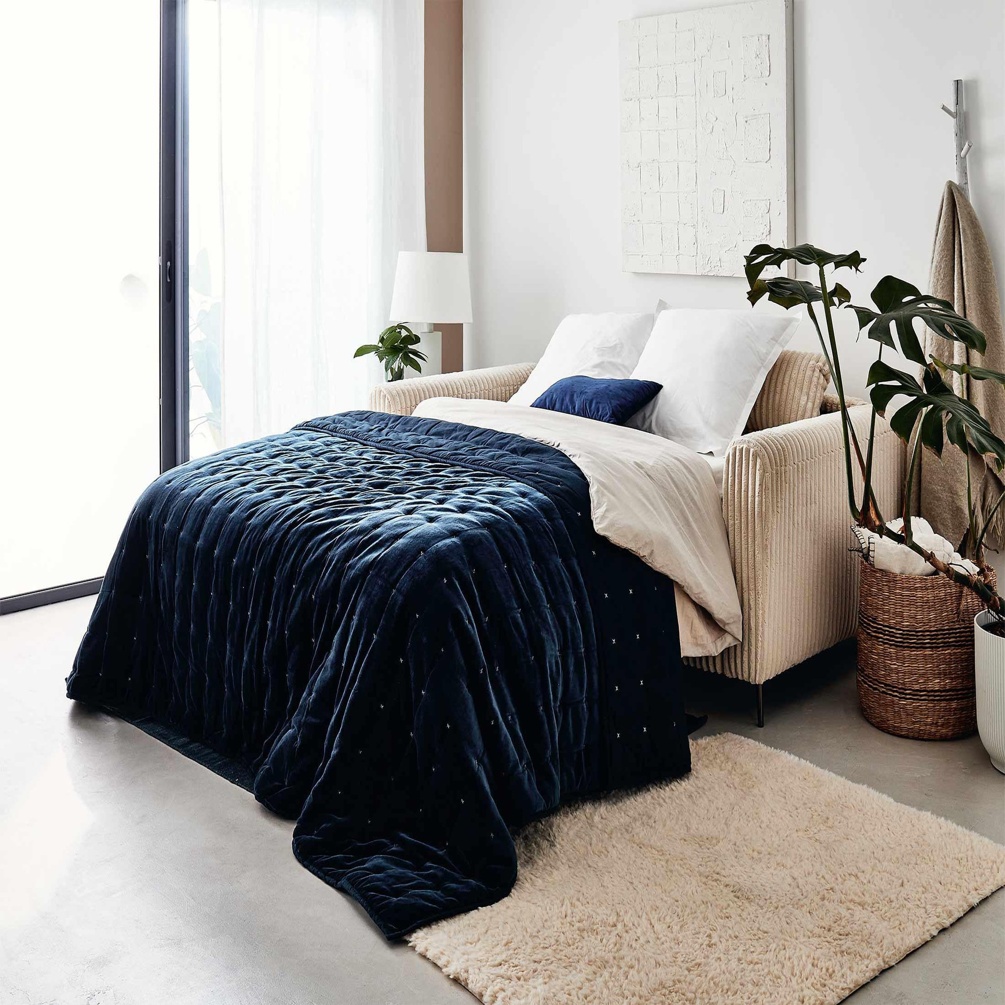 Voir la diapositive 3 : LISA DESIGN Owen - canapé 3 places convertible express couchage quotidien 140 cm matelas 12 cm en velours côtelé grosses côtes