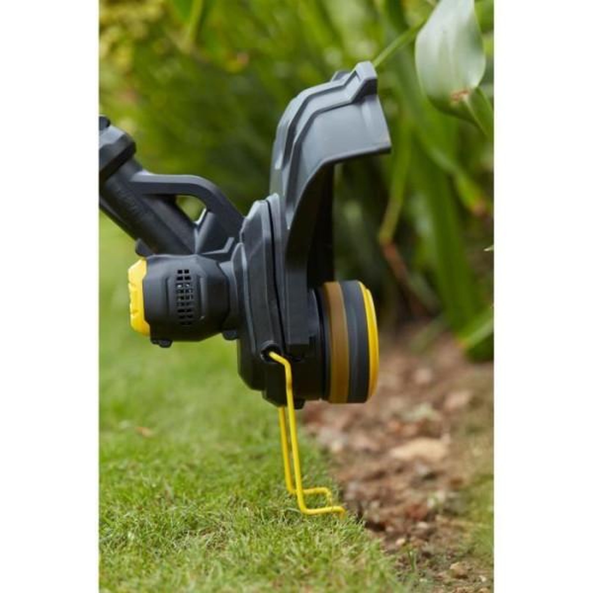 Voir la diapositive 5 : STANLEY FATMAX Coupe-bordure électrique sans fil + batterie 4Ah + chargeur - Stanley Fatmax - SFMCST933M1-QW - 18V - 33 cm
