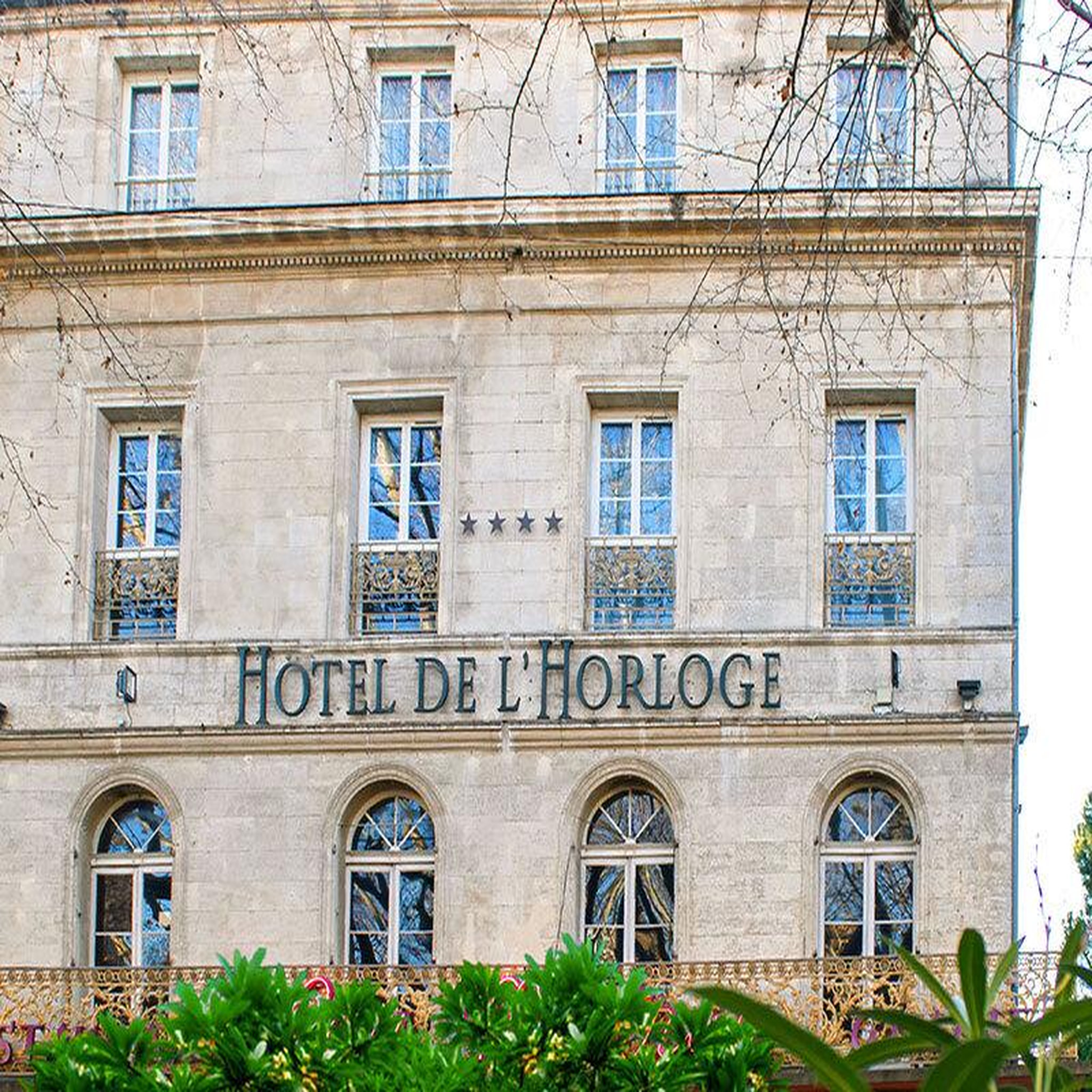 Voir la diapositive 4 : Smartbox Escapade romantique de 2 jours en hôtel 4* à Avignon avec pétales de roses et chocolats - Coffret Cadeau Séjour