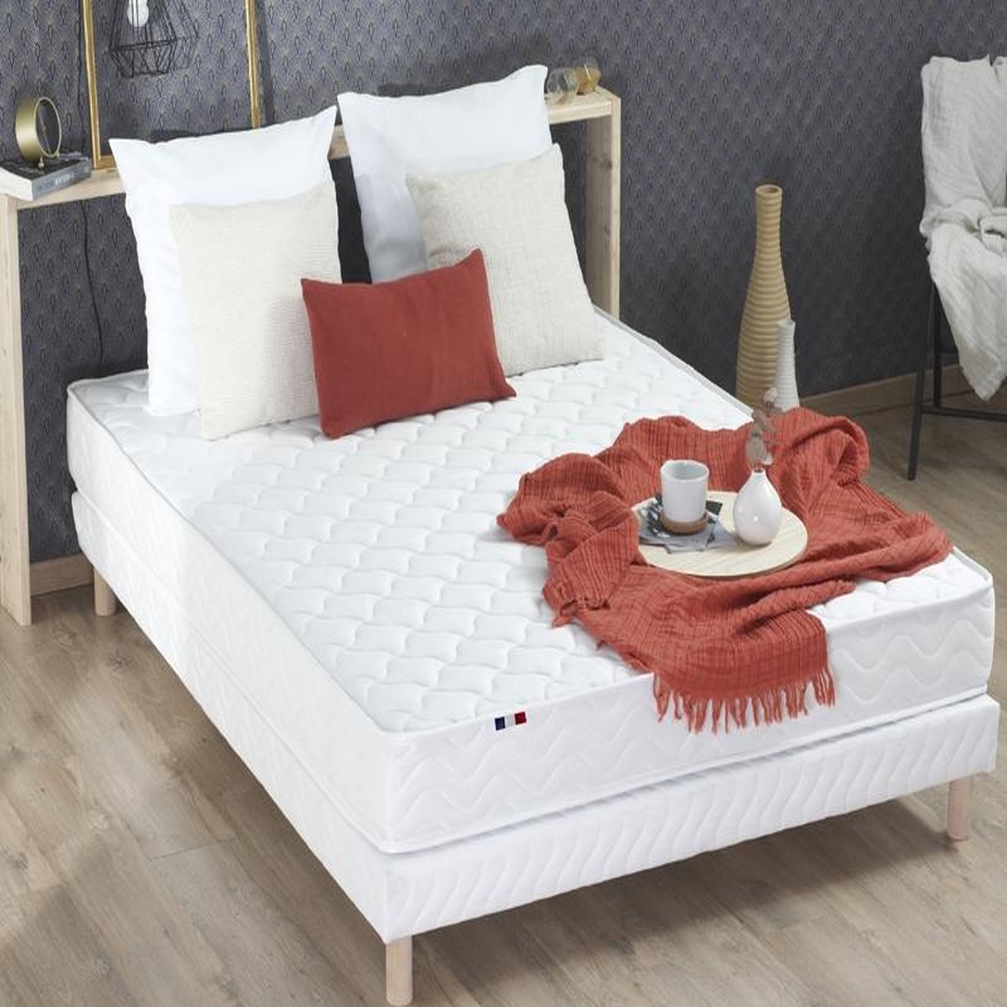 Voir la diapositive 1 : Ensemble Matelas Mousse Accueil Latex 3 Zones + Sommier 140x190 cm Blanc TOULON