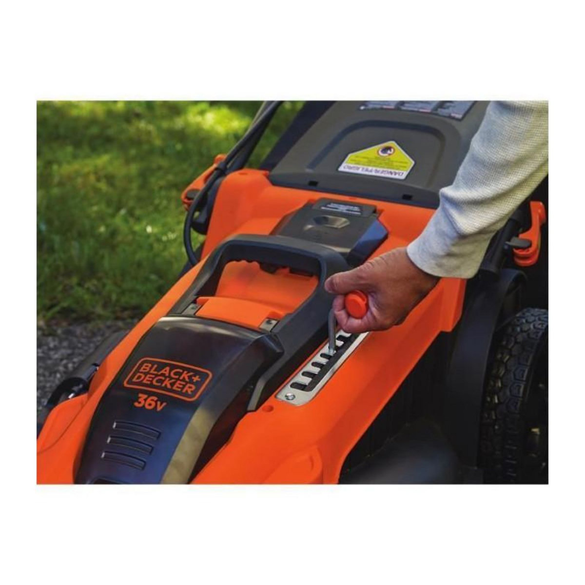 Black et Decker BLACK + DECKER Tondeuse autosense sur batterie 48cm 36 V 2x2 Ah