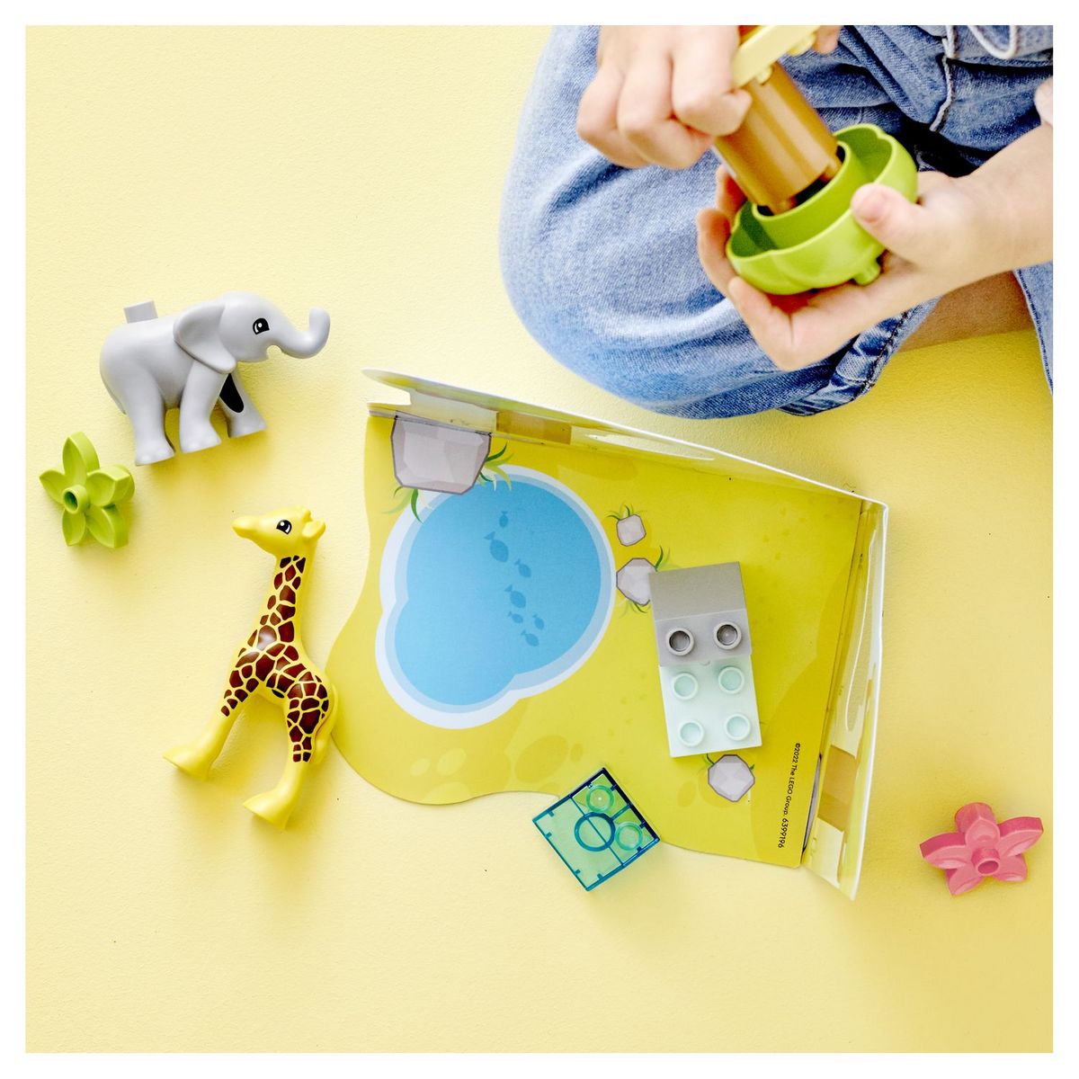 LEGO Duplo 10971 Animaux sauvages d'Afrique, Jouet sur le Safari pour Enfants de 2 Ans avec Figurines d'Éléphant et de Girafe, avec Tapis de Jeu