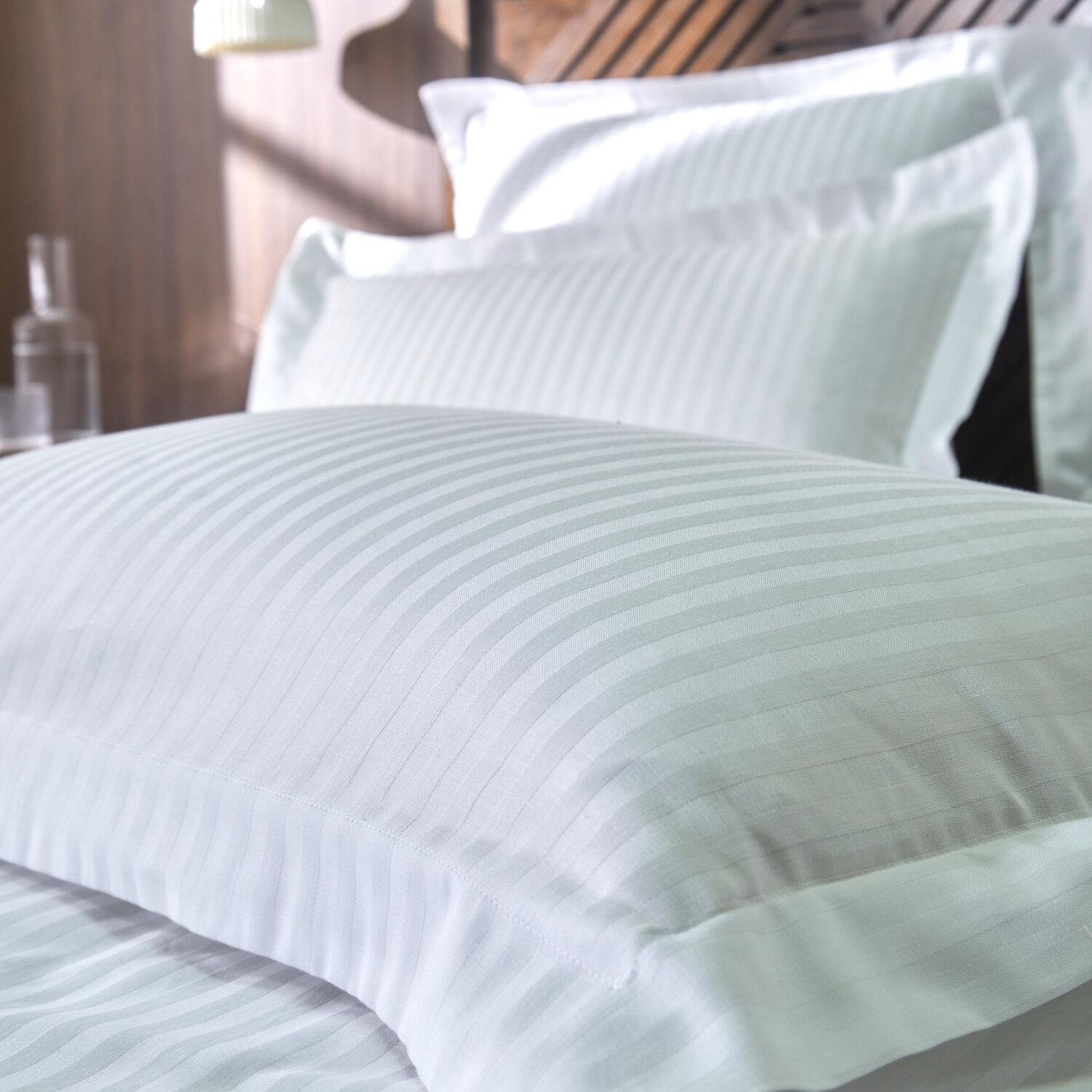 Voir la diapositive 3 : Home collection Housse de couette 100% satin de coton amboise