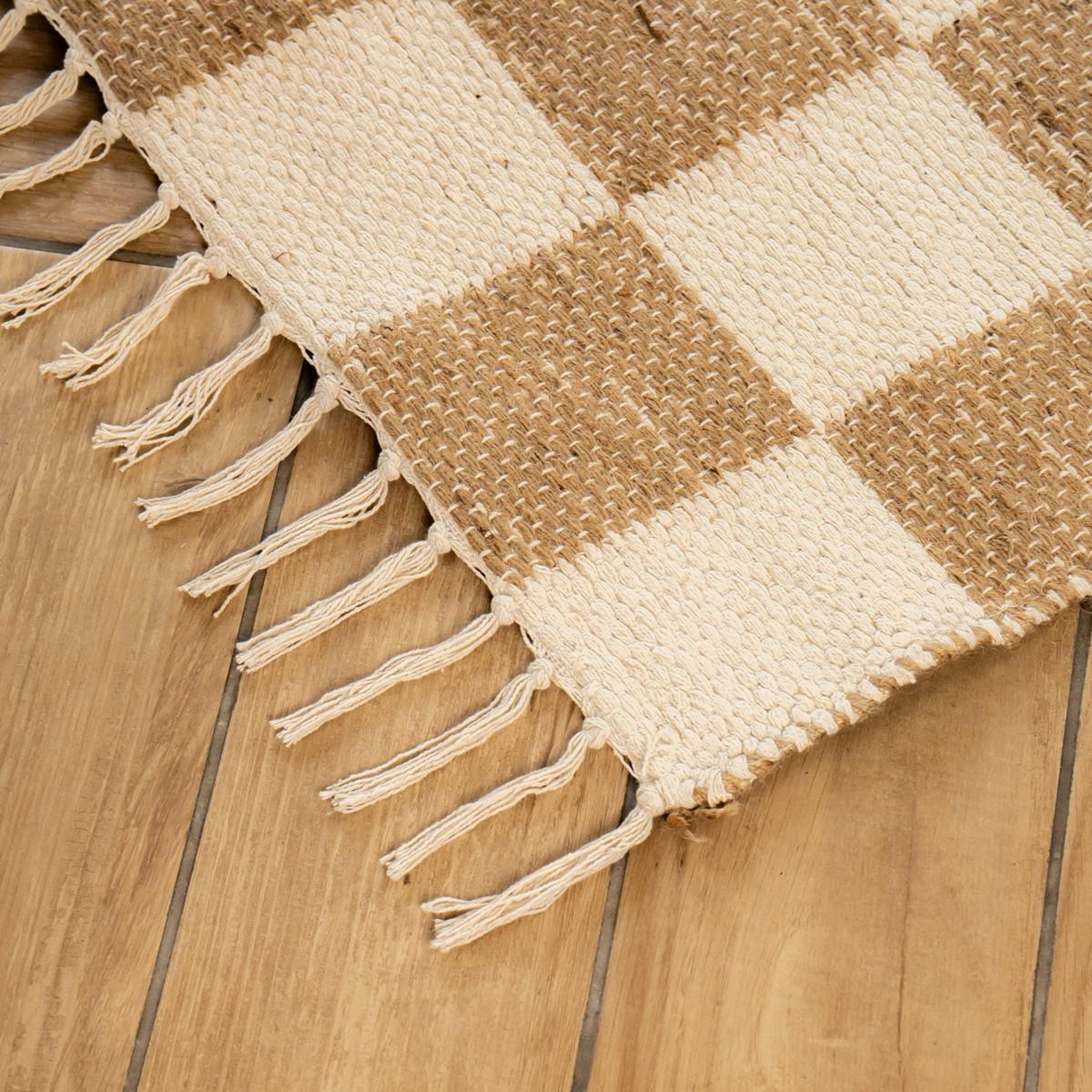 Voir la diapositive 3 : FUTURE HOME Tapis déco damier à franges en coton et jute 140x200cm