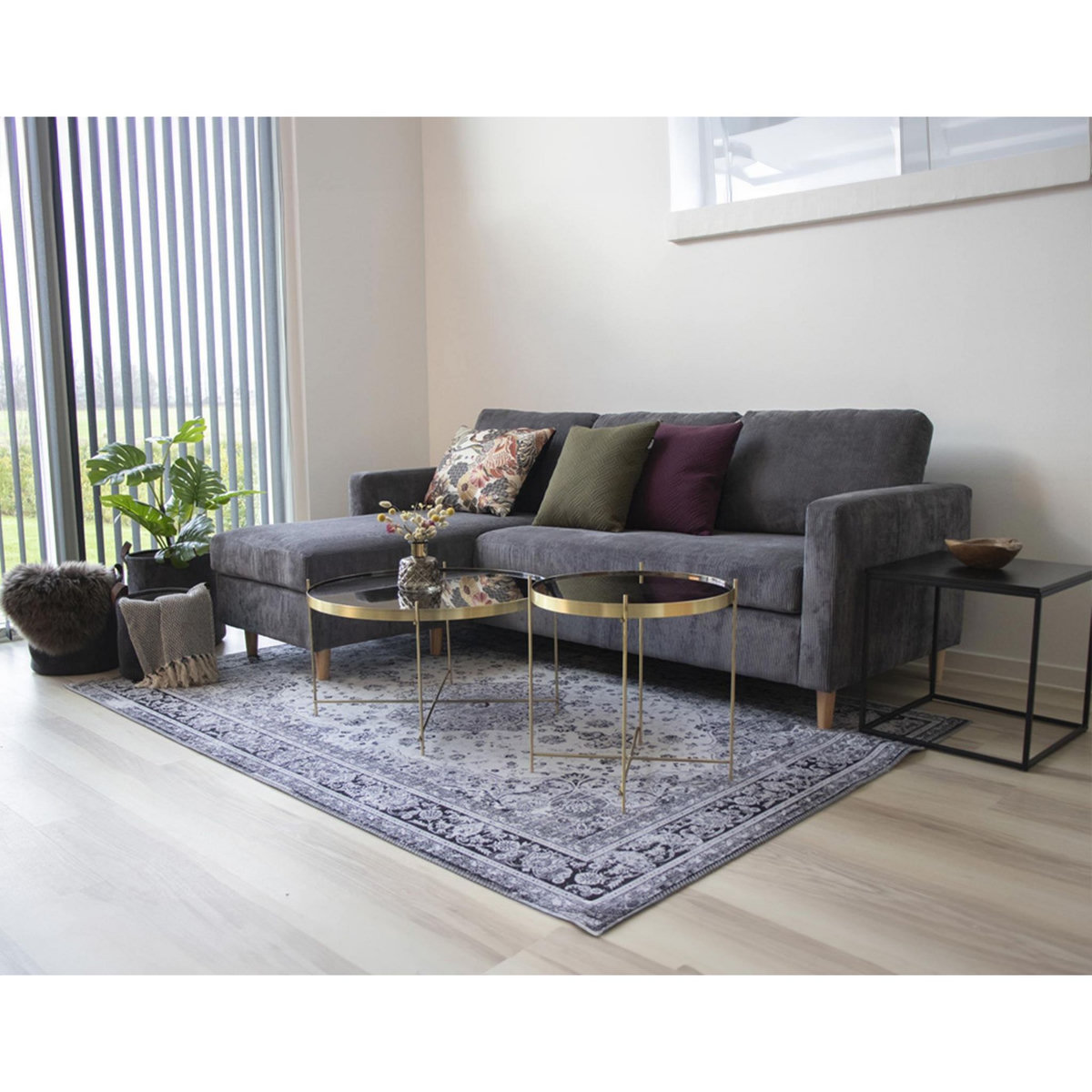 LISA DESIGN Glina - table basse ronde - métal et verre - 70 cm