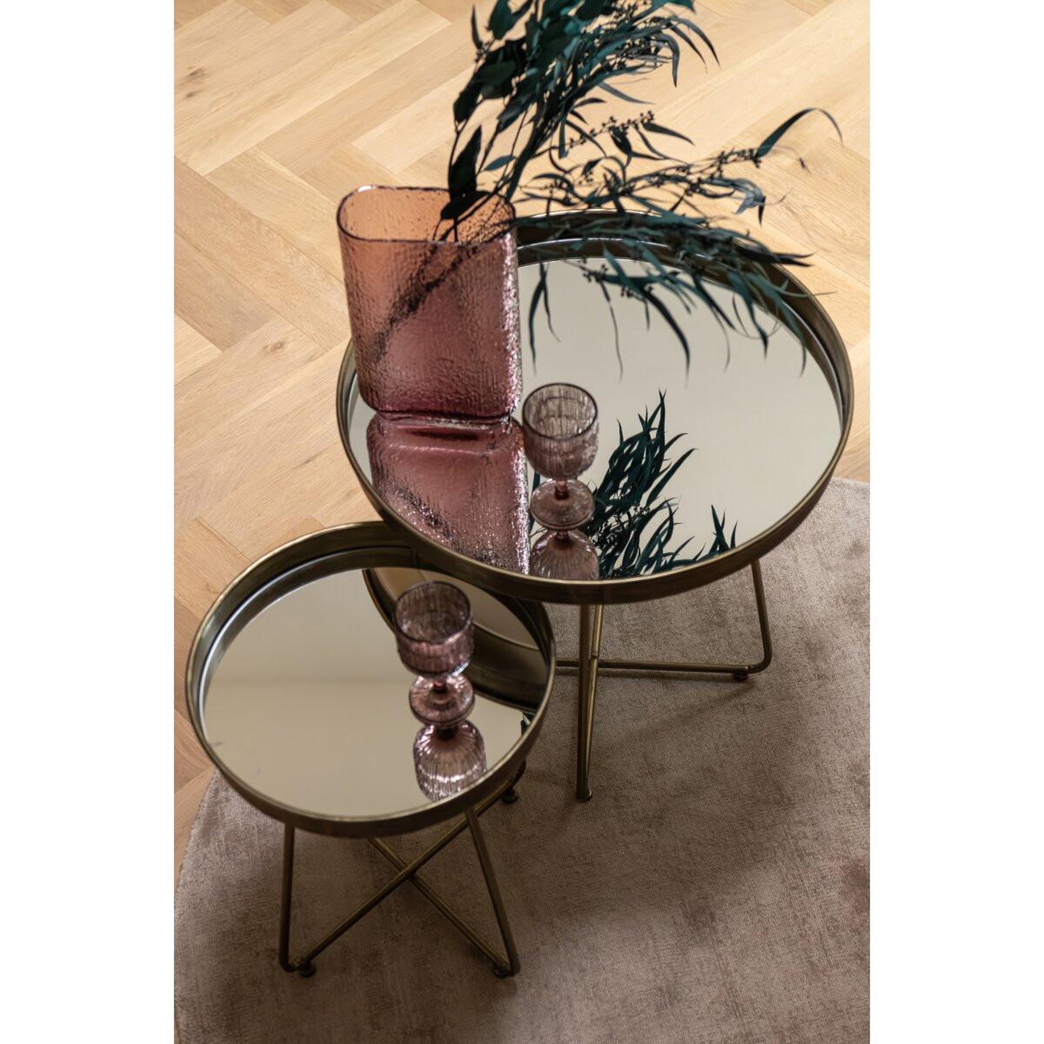 Voir la diapositive 5 : J-LINE Lot de 2 tables d'appoint en métal  nadja  62cm laiton