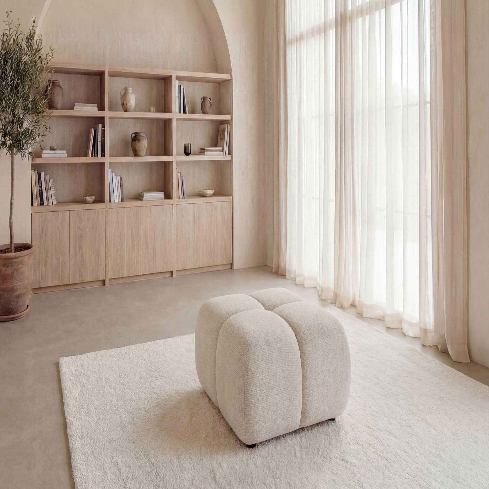 Voir la diapositive 2 : CASANOVA PARIS Constance - pouf en tissu chenille 72x72x43.5