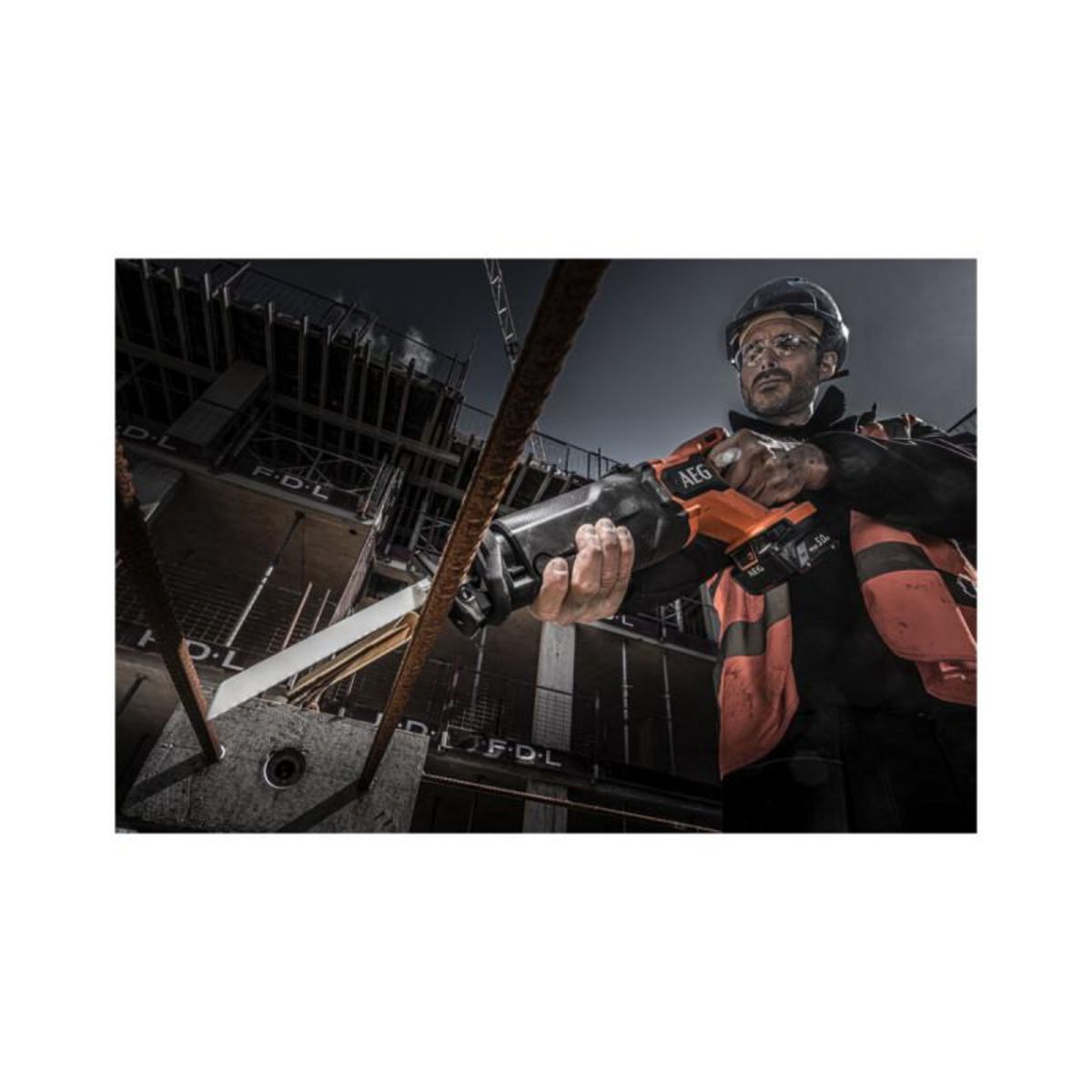 AEG Scie sabre AEG 18V Brushless - sans batterie ni chargeur - BUS18BL2-0