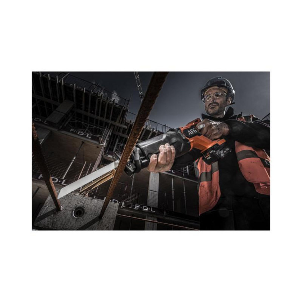 AEG Scie sabre AEG 18V Brushless - sans batterie ni chargeur - BUS18BL2-0