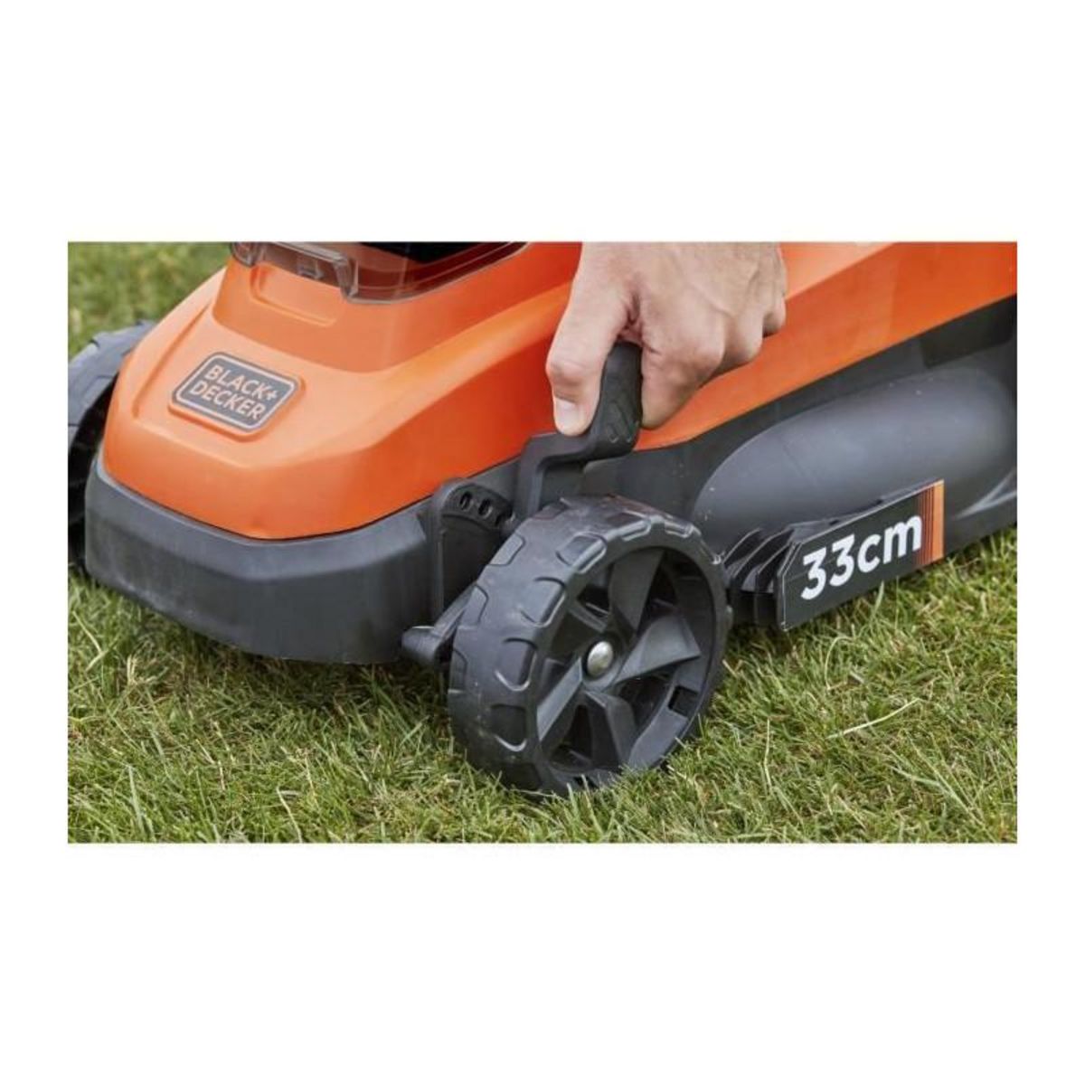 Black et Decker BLACK + DECKER Tondeuse 33 cm sans fil LITHIUM 18V - 2,5Ah - 2 batteries - 1 chargeur - BCMW3318L2-QW