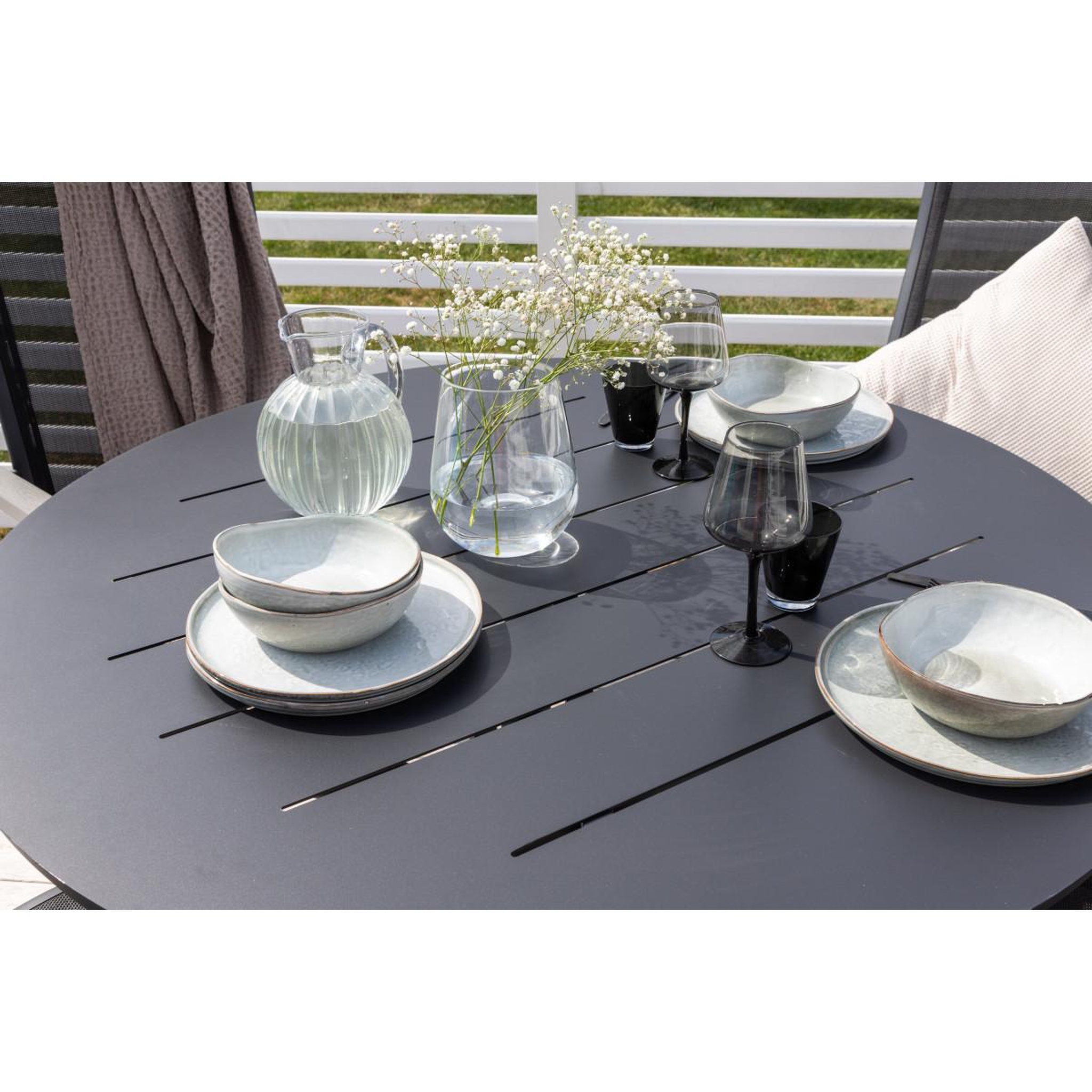Voir la diapositive 6 : Paris Prix Table de Jardin Ronde  Alma  120cm Noir