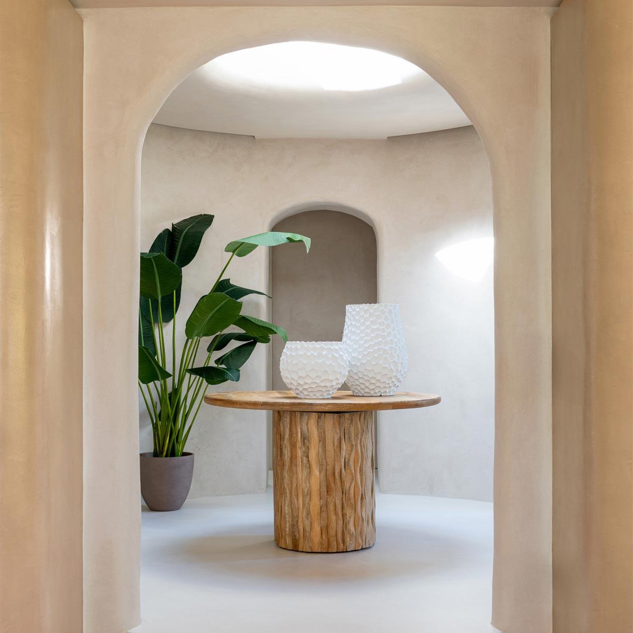 Voir la diapositive 4 : J-LINE Table à manger en bois  curve  122cm naturel