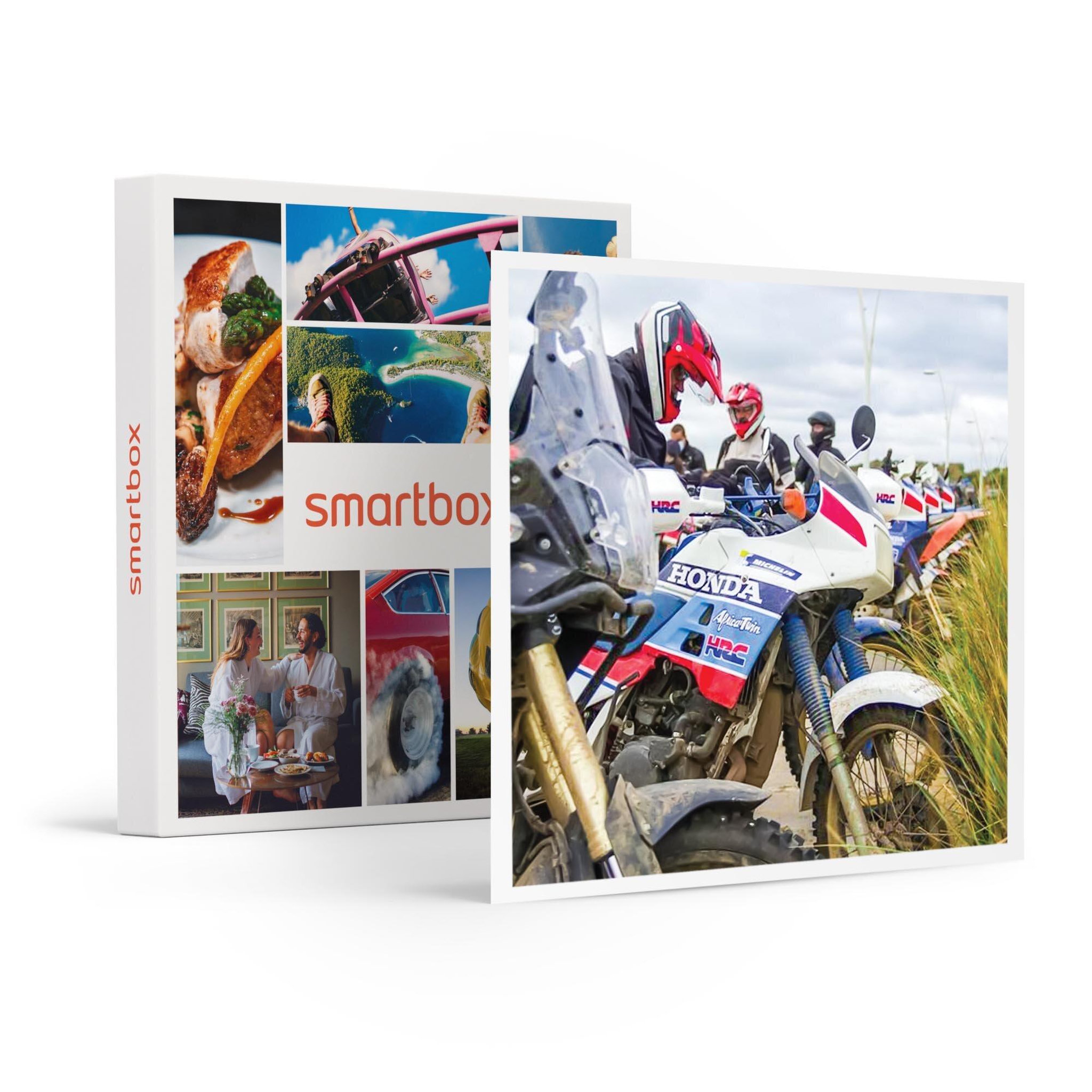 Voir la diapositive 1 : Smartbox Journée de randonnée en moto avec équipement de pilote intégral et collations - Coffret Cadeau Sport & Aventure