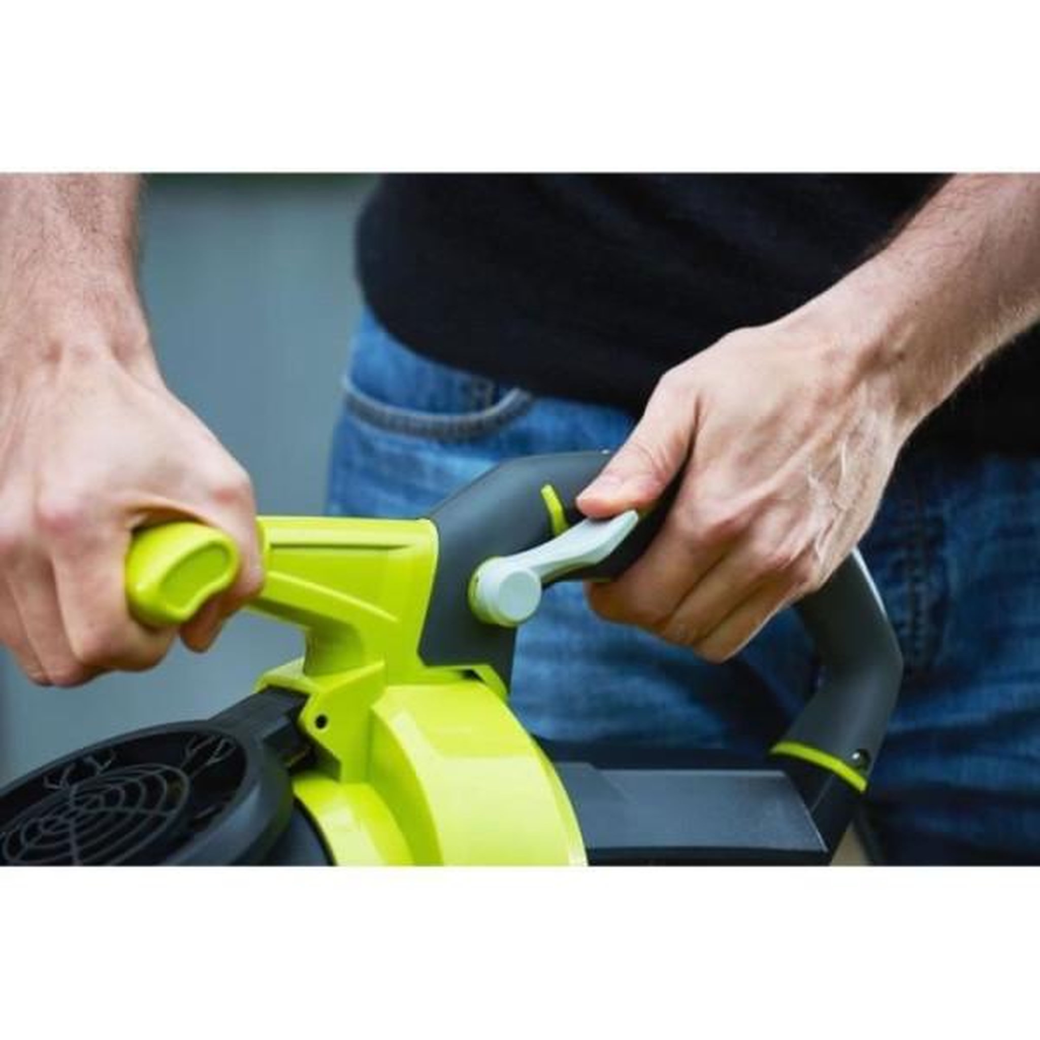Voir la diapositive 6 : Ryobi Souffleur aspiro-broyeur - RYOBI - RBV36B - 36V - 3-en-1 - Moteur Brushless - Collecteur 45 L - Vendu sans batterie ni chargeur