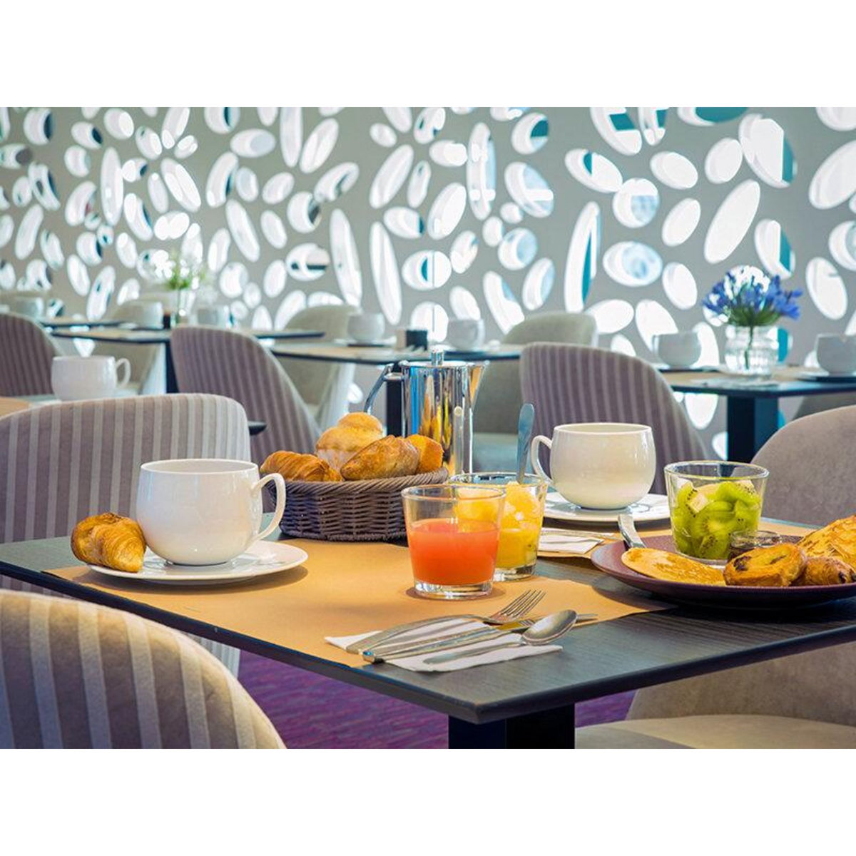 Smartbox Escapade relaxante de 3 jours avec accès à l'espace détente dans un hôtel 4* à Concarneau - Coffret Cadeau Séjour