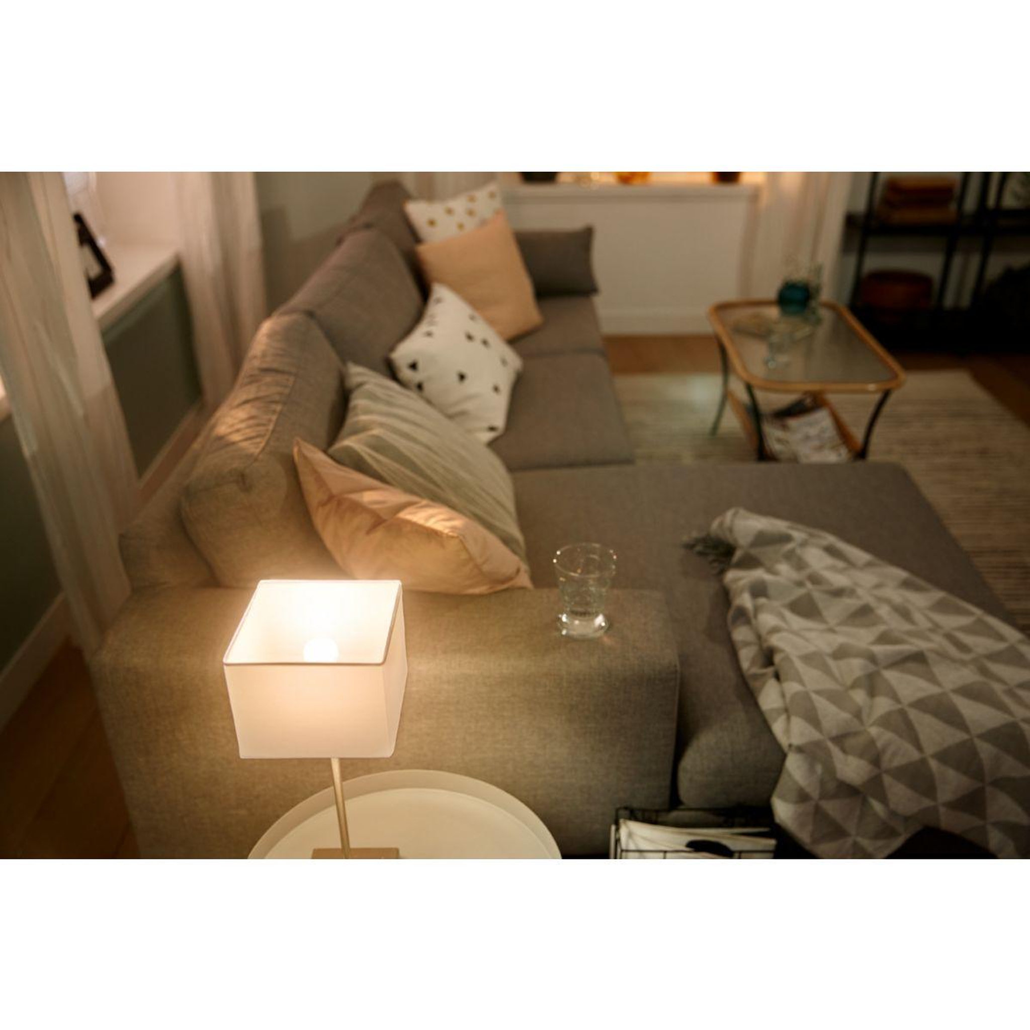 Voir la diapositive 2 : PHILIPS HUE Ampoule LED connectée E14 White Sphérique pack de 2